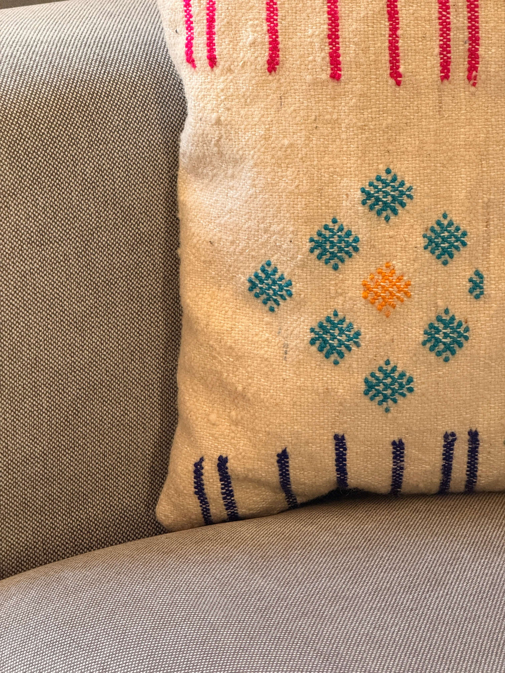 Amazigh Pillow Cover | Handwoven Wool | PW40 - Tissire Atelier - PW40