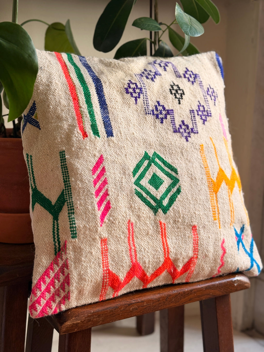 Handmade Moroccan Amazigh (Berber) Wool Pillow Cover - Tribal Embroidered Cushion - Beni Ourain - Tissire Atelier - 