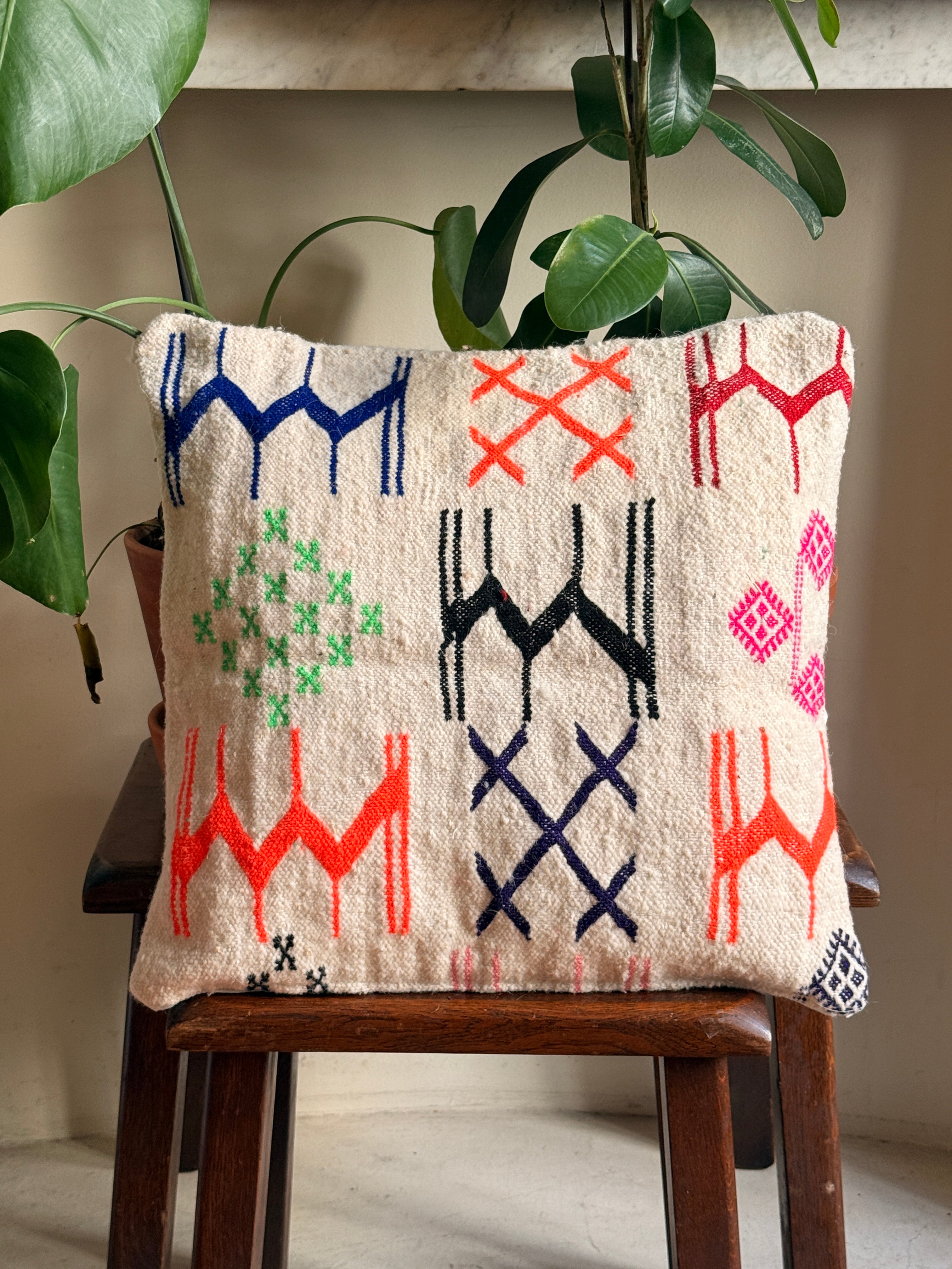 Handmade Moroccan Amazigh (Berber) Wool Pillow Cover - Tribal Embroidered Cushion - Beni Ourain - Tissire Atelier - 