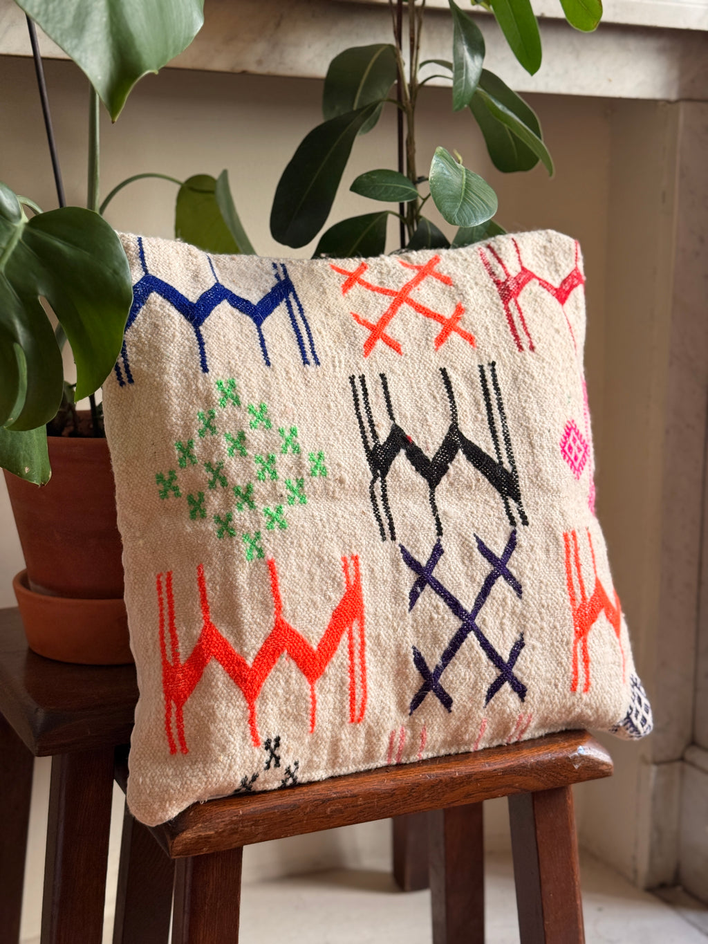 Handmade Moroccan Amazigh (Berber) Wool Pillow Cover - Tribal Embroidered Cushion - Beni Ourain - Tissire Atelier - 