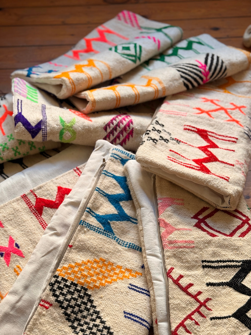 Handmade Moroccan Amazigh (Berber) Wool Pillow Cover - Tribal Embroidered Cushion - Beni Ourain - Tissire Atelier - 