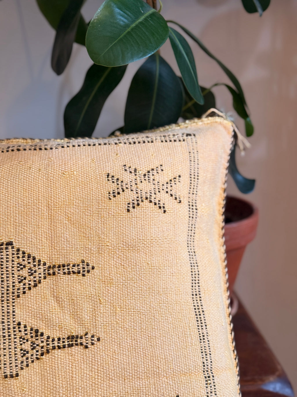 Handmade Moroccan Amazigh (Berber) Silk Pillow Cover - Tribal Embroidered Cushion - Tissire Atelier - SilkPillowCover-4
