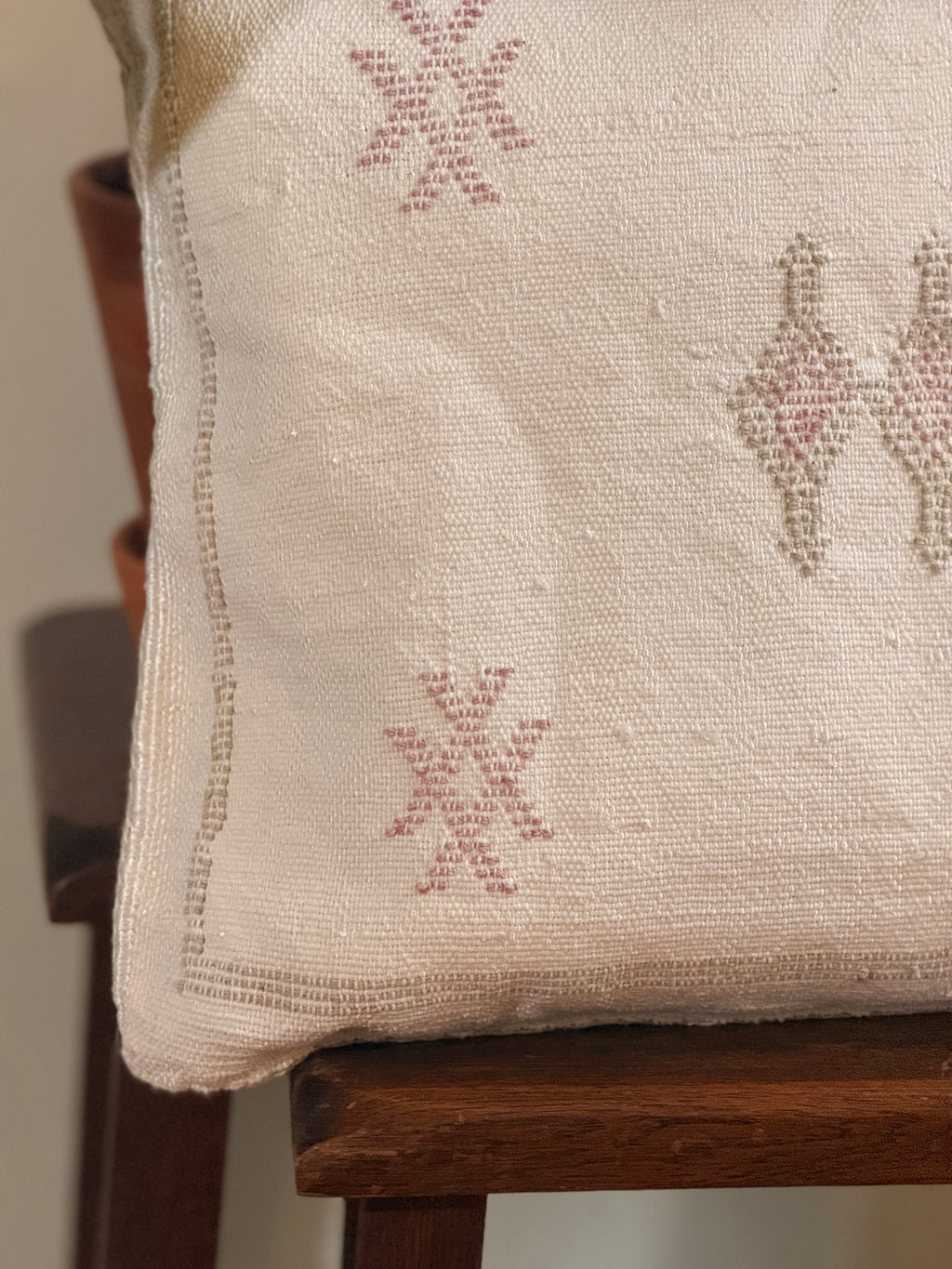 Handmade Moroccan Amazigh (Berber) Silk Pillow Cover - Tribal Embroidered Cushion - Tissire Atelier - SilkPillowCover-4