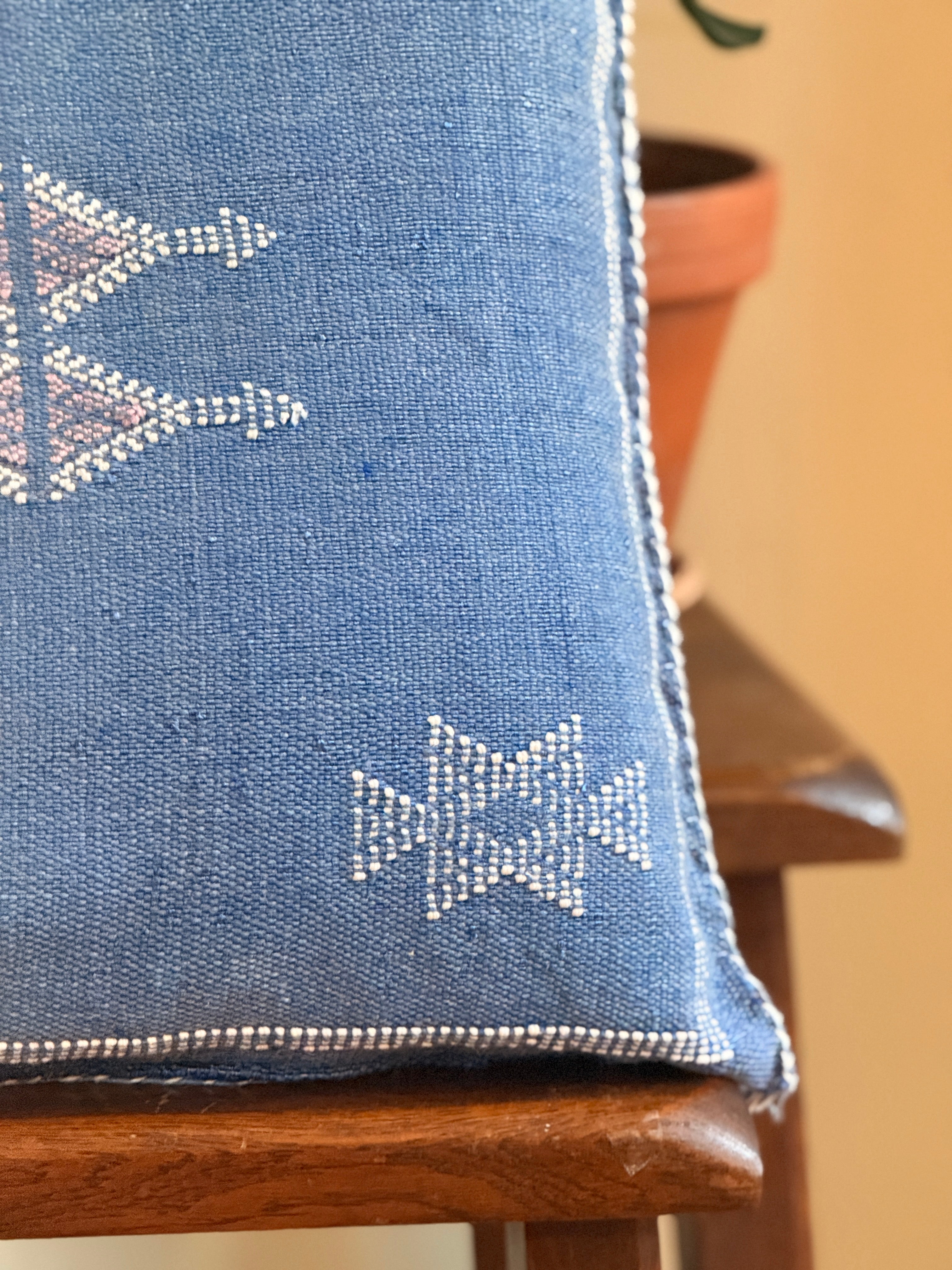 Handmade Moroccan Amazigh (Berber) Silk Pillow Cover - Tribal Embroidered Cushion - Tissire Atelier - SilkPillowCover-4