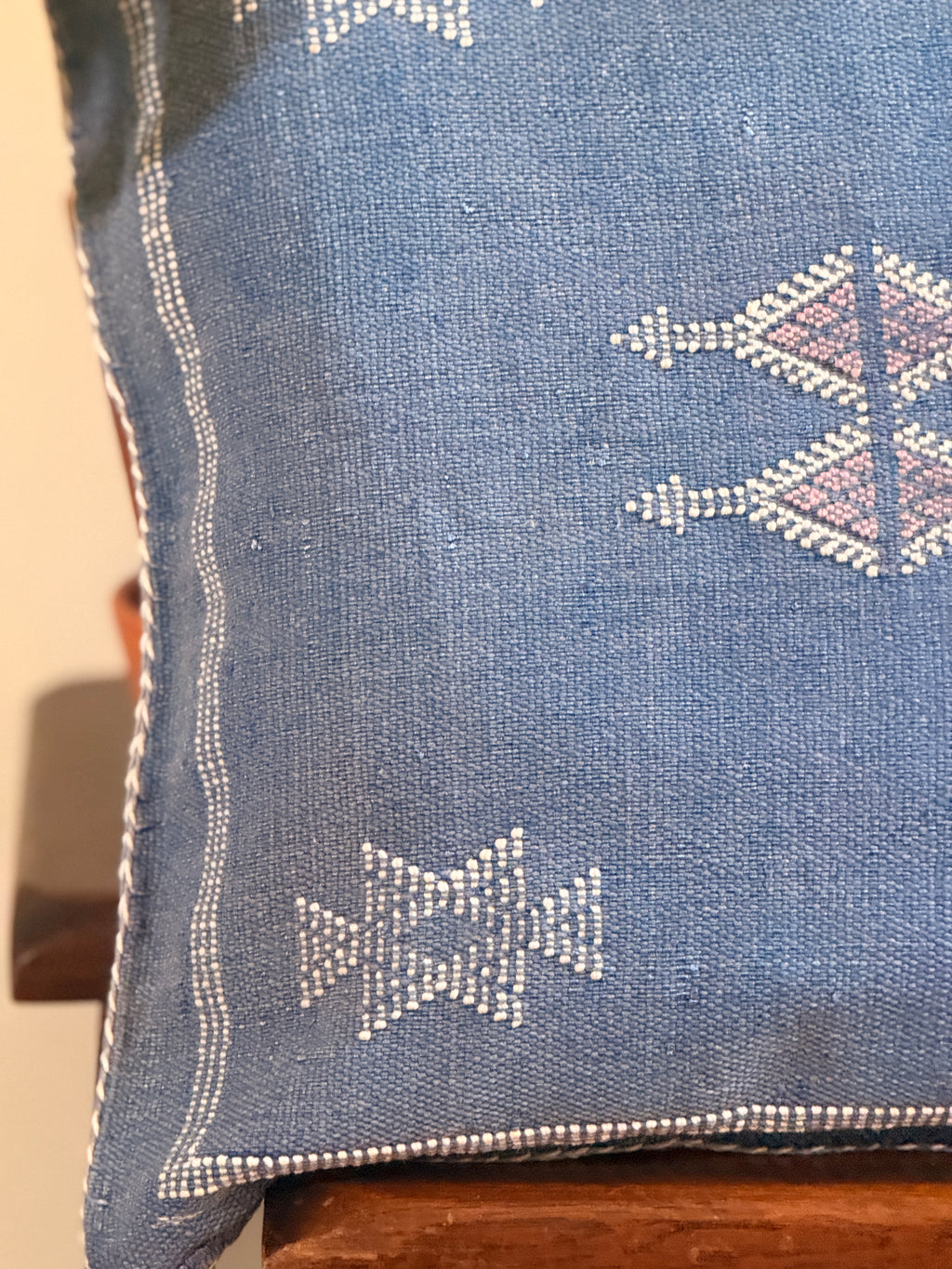 Handmade Moroccan Amazigh (Berber) Silk Pillow Cover - Tribal Embroidered Cushion - Tissire Atelier - SilkPillowCover-4