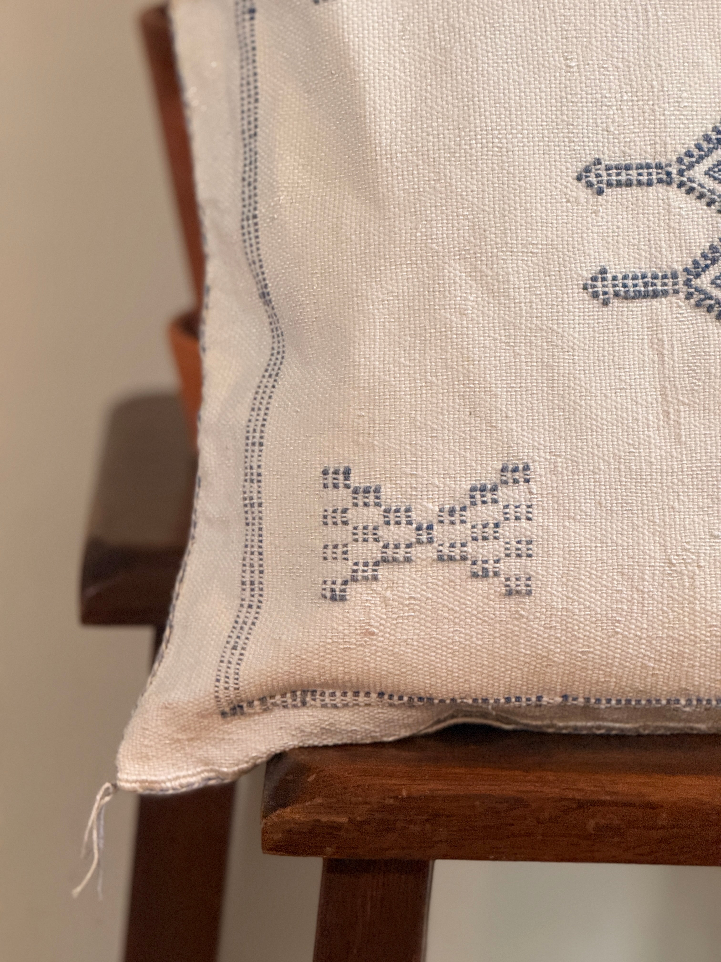 Handmade Moroccan Amazigh (Berber) Silk Pillow Cover - Tribal Embroidered Cushion - Tissire Atelier - SilkPillowCover-4