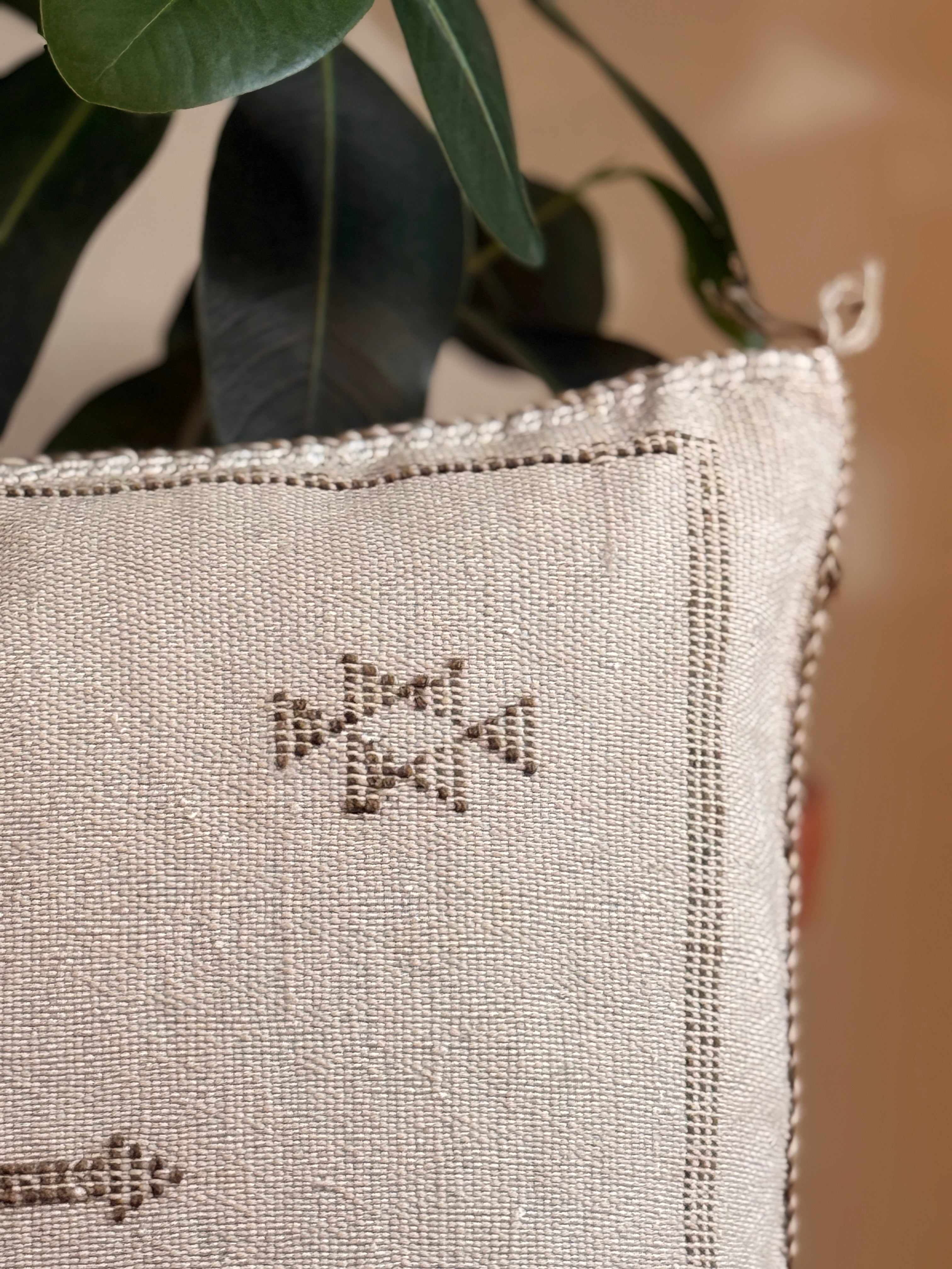 Handmade Moroccan Amazigh (Berber) Silk Pillow Cover - Tribal Embroidered Cushion - Tissire Atelier - SilkPillowCover-4
