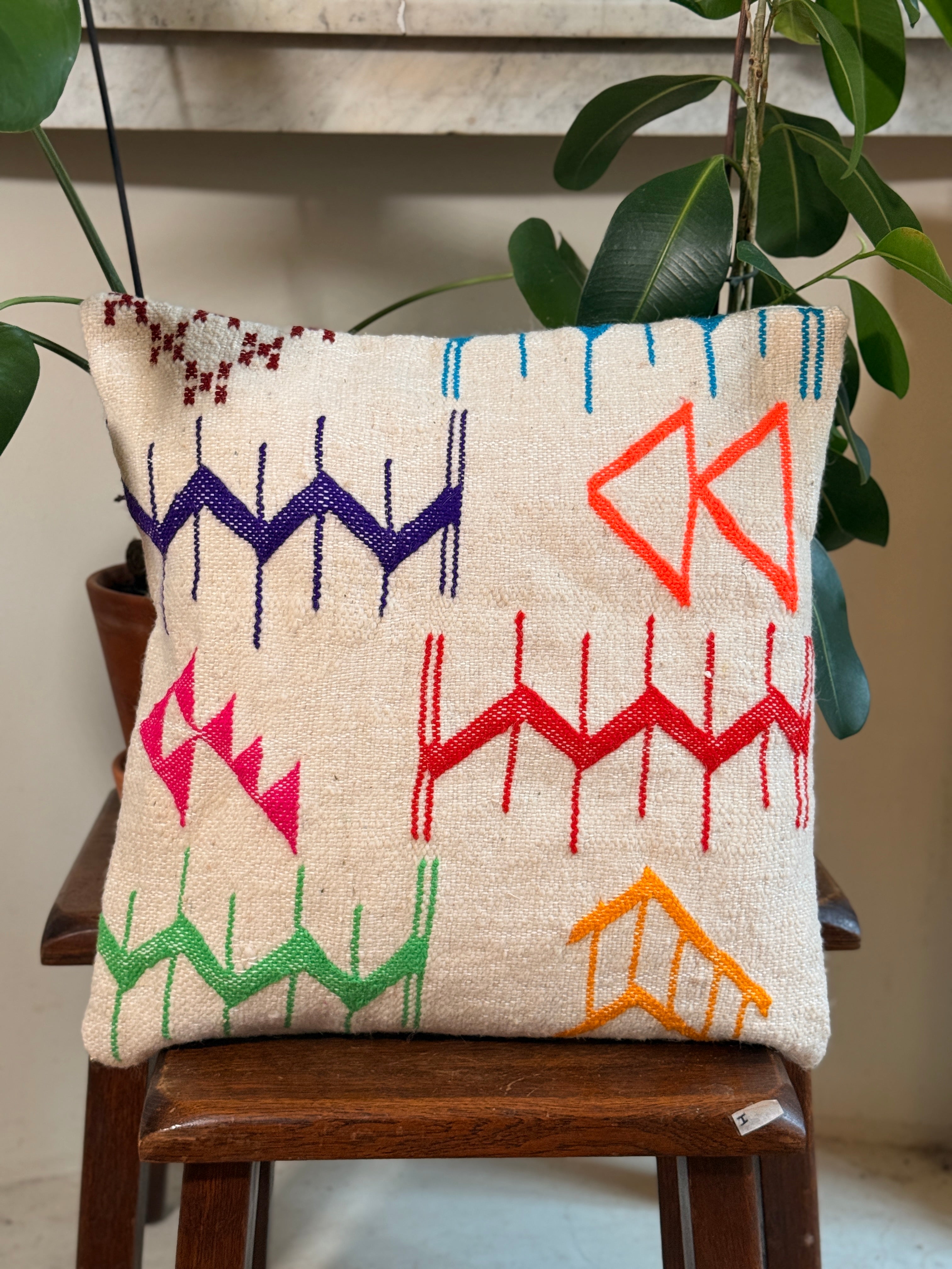 Handmade Moroccan Amazigh (Berber) Wool Pillow Cover - Tribal Embroidered Cushion - Beni Ourain - Tissire Atelier - 