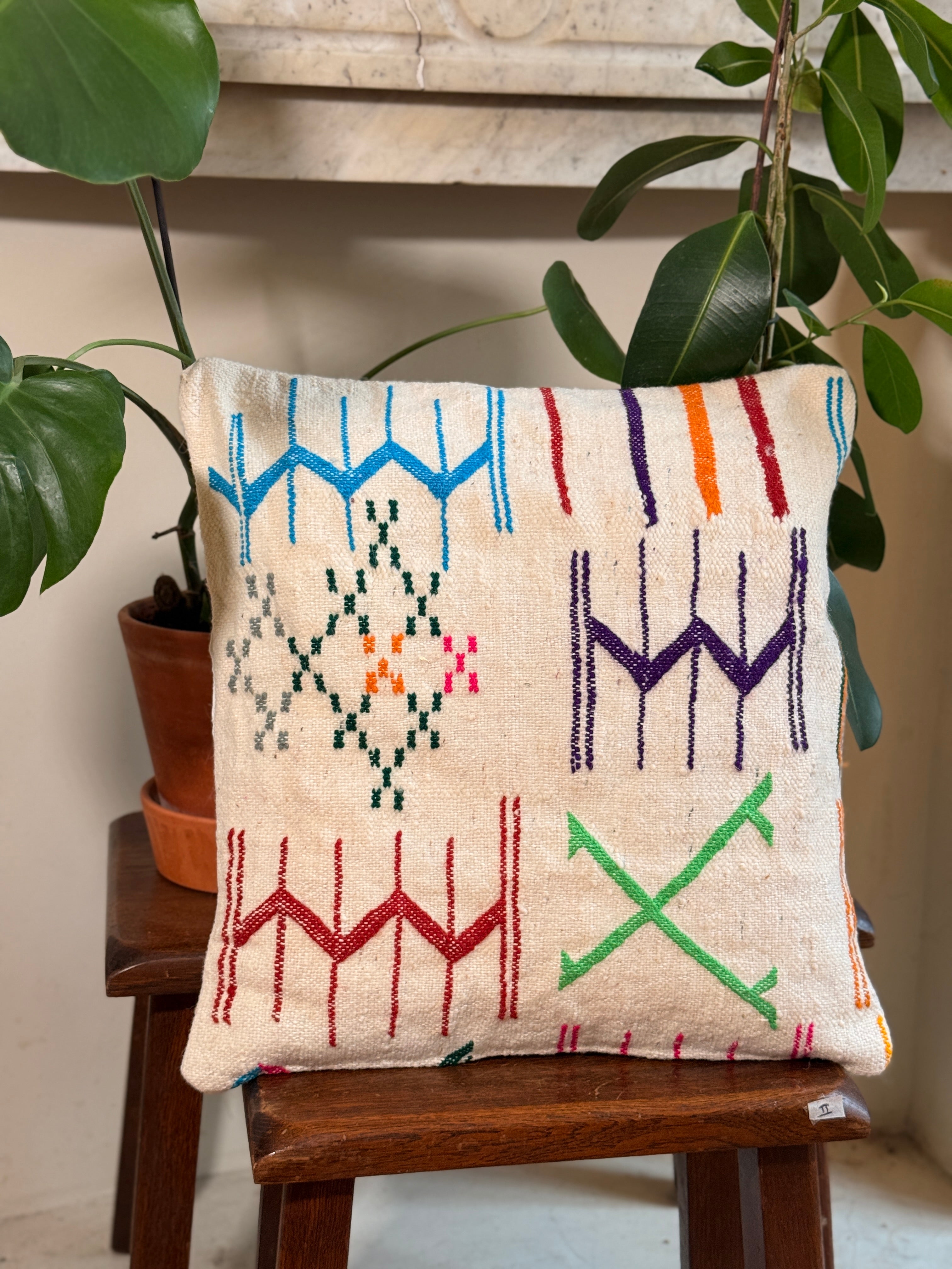 Handmade Moroccan Amazigh (Berber) Wool Pillow Cover - Tribal Embroidered Cushion - Beni Ourain - Tissire Atelier - 