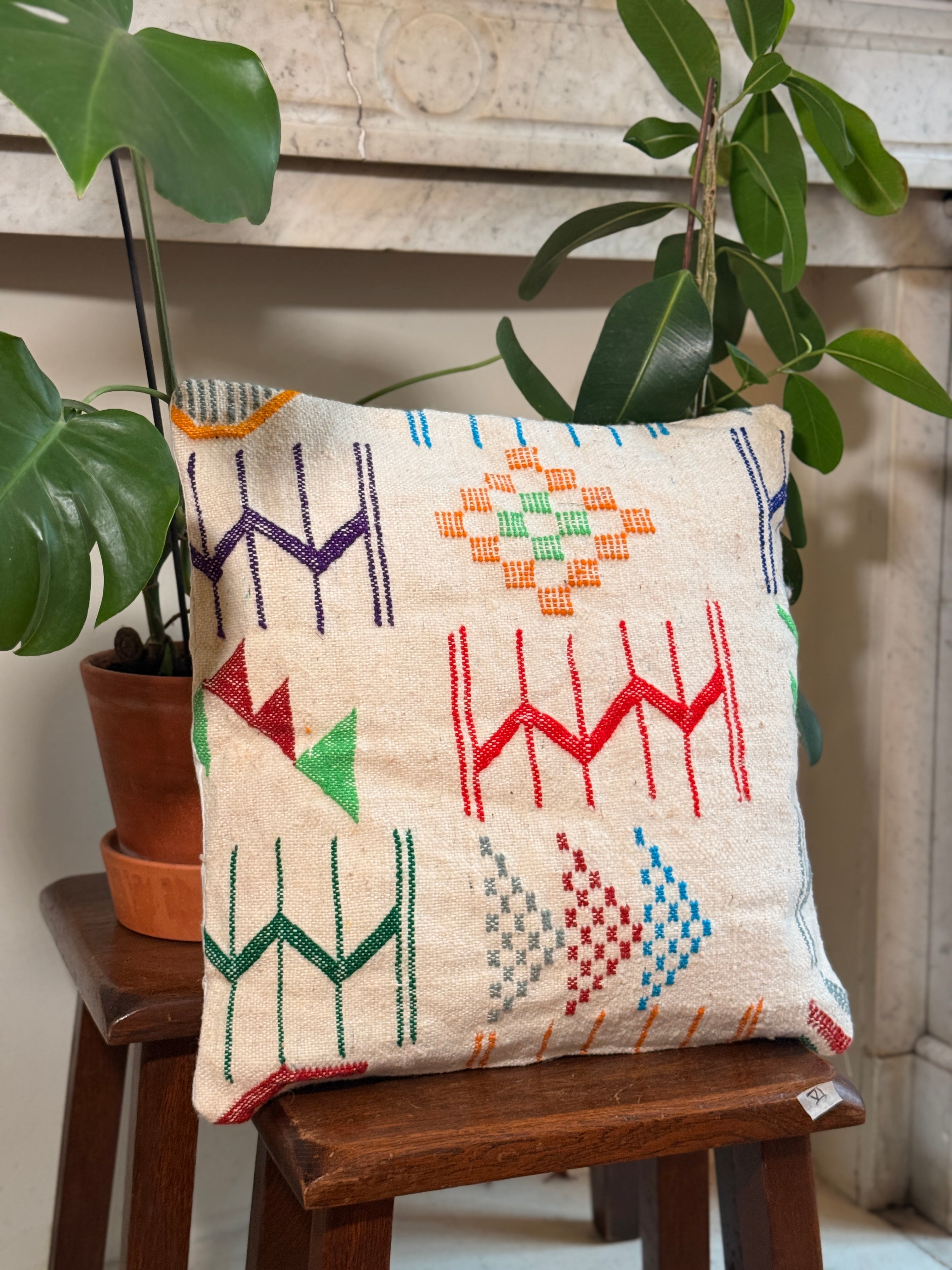 Handmade Moroccan Amazigh (Berber) Wool Pillow Cover - Tribal Embroidered Cushion - Beni Ourain - Tissire Atelier - 