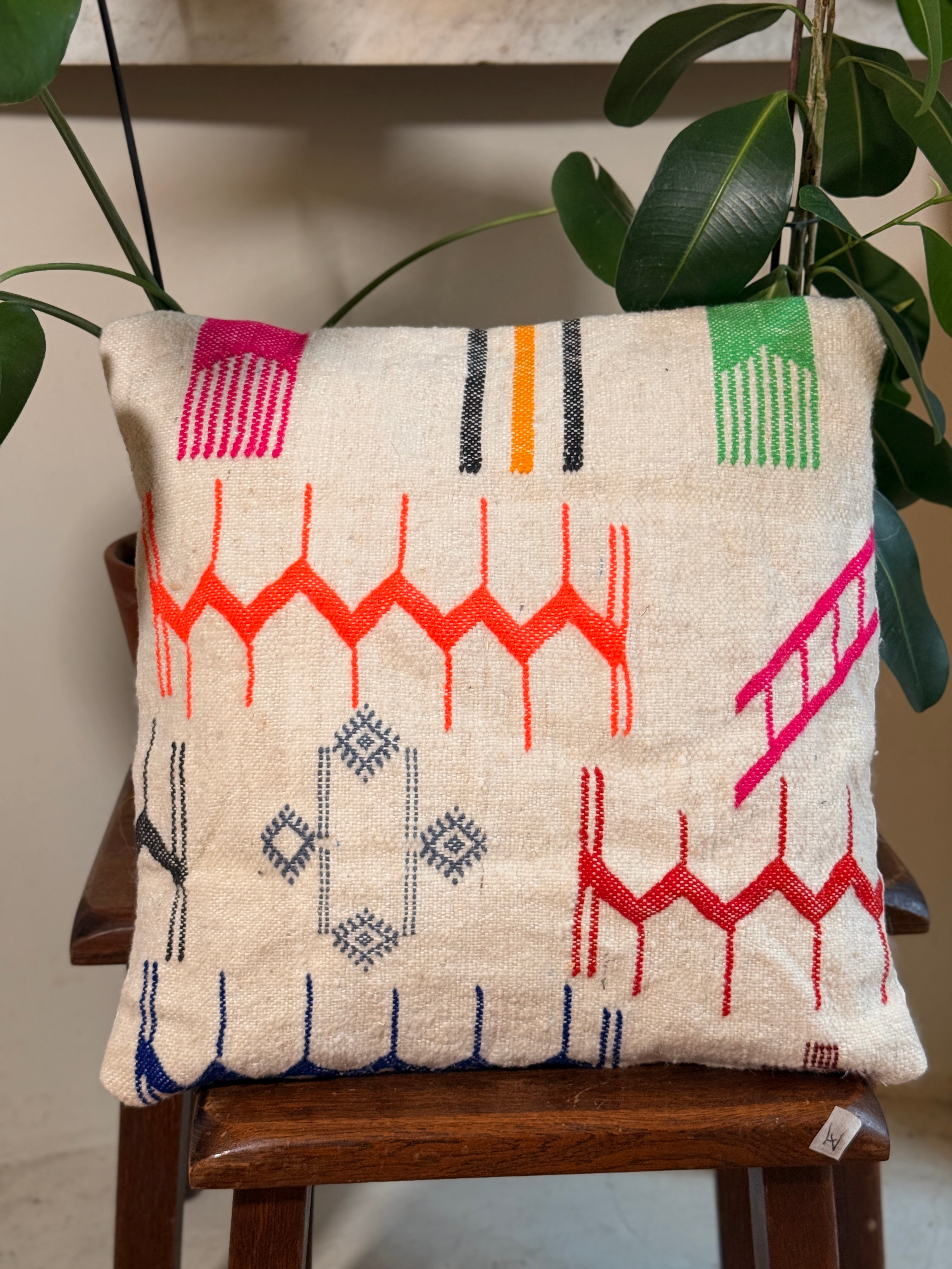Handmade Moroccan Amazigh (Berber) Wool Pillow Cover - Tribal Embroidered Cushion - Beni Ourain - Tissire Atelier - 