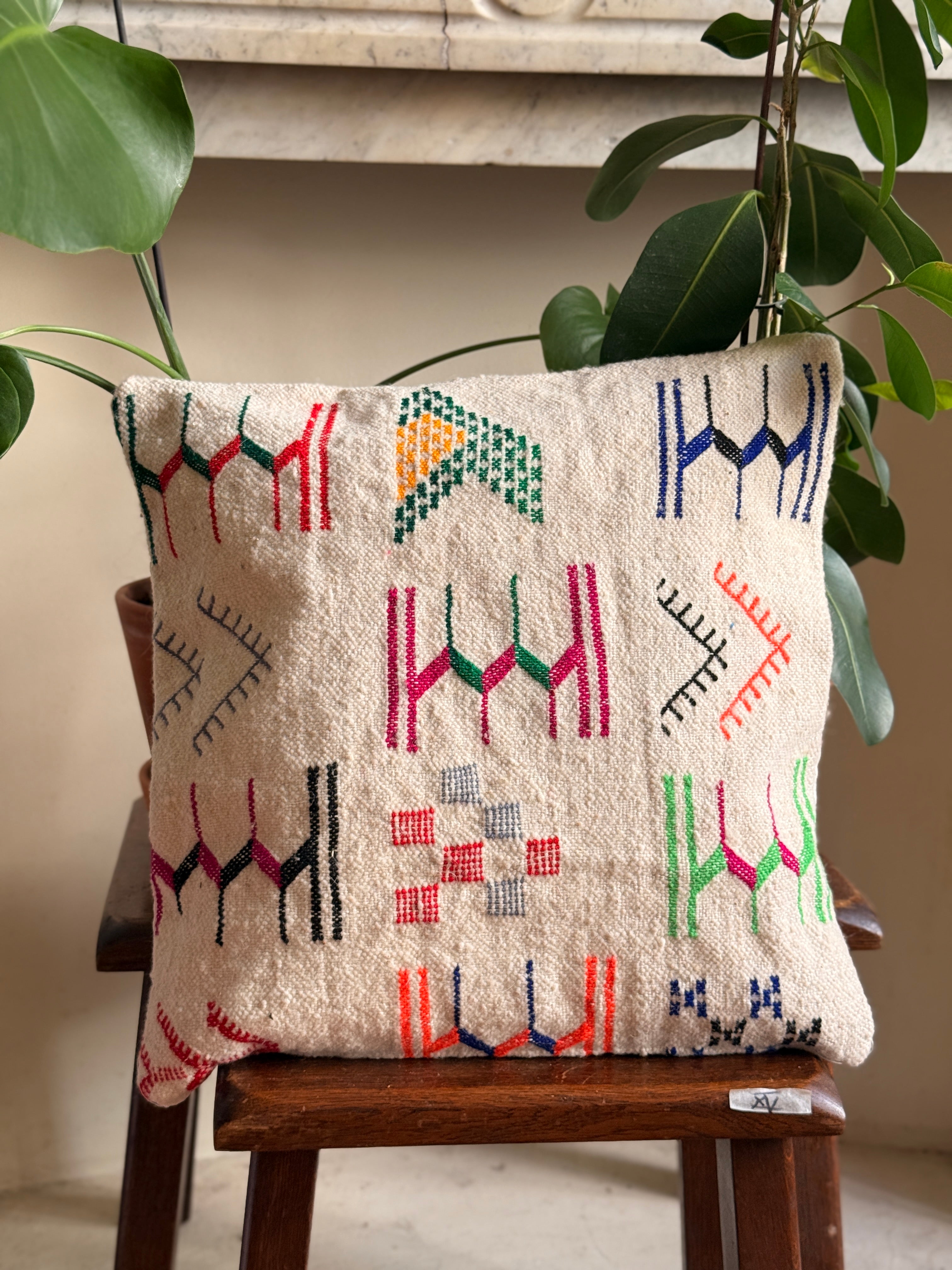 Handmade Moroccan Amazigh (Berber) Wool Pillow Cover - Tribal Embroidered Cushion - Beni Ourain - Tissire Atelier - 