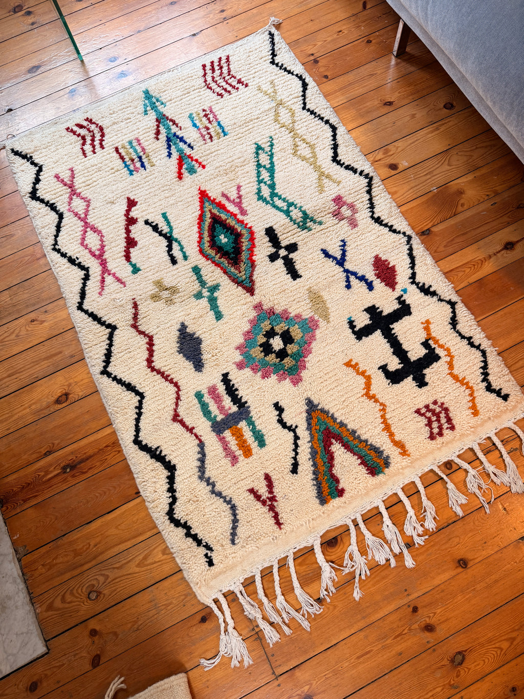 Amazigh (Berber) Rug - Cream with Symbols - Moroccan Wool Rug - Tissire Atelier - 
