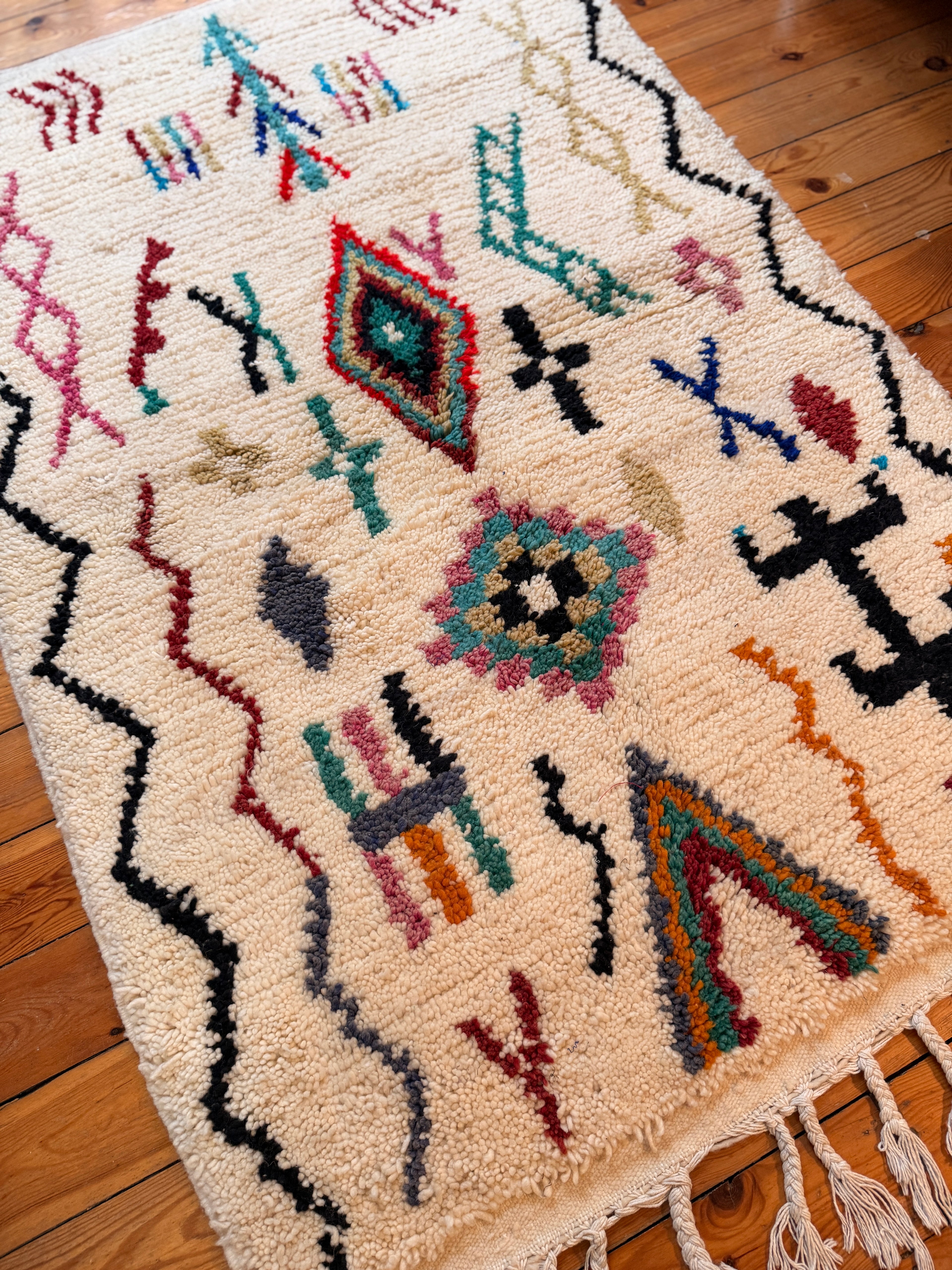 Amazigh (Berber) Rug - Cream with Symbols - Moroccan Wool Rug - Tissire Atelier - 
