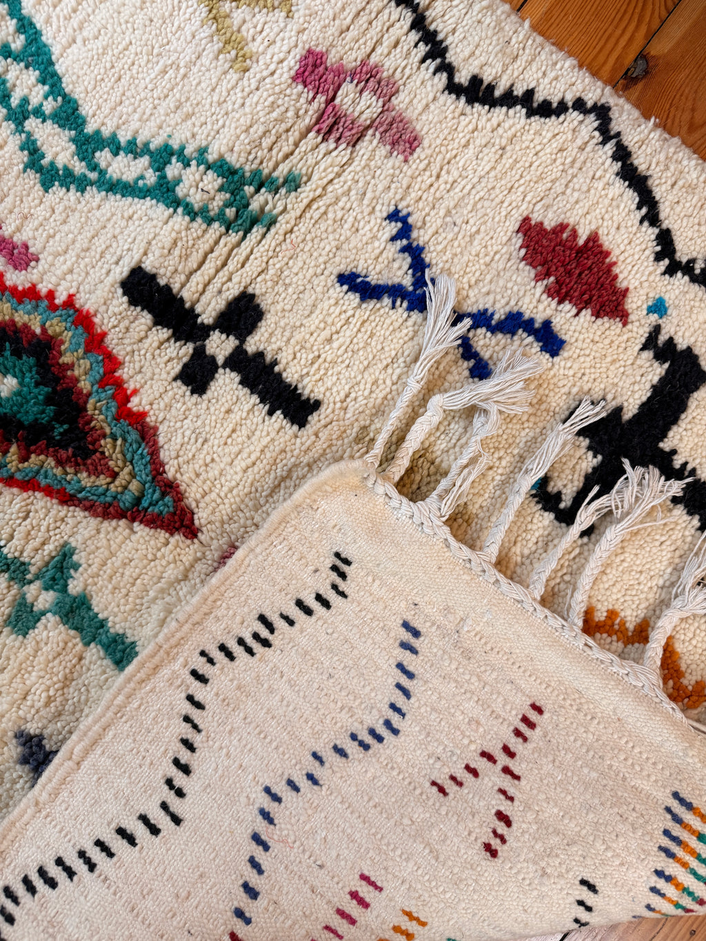 Amazigh (Berber) Rug - Cream with Symbols - Moroccan Wool Rug - Tissire Atelier - 
