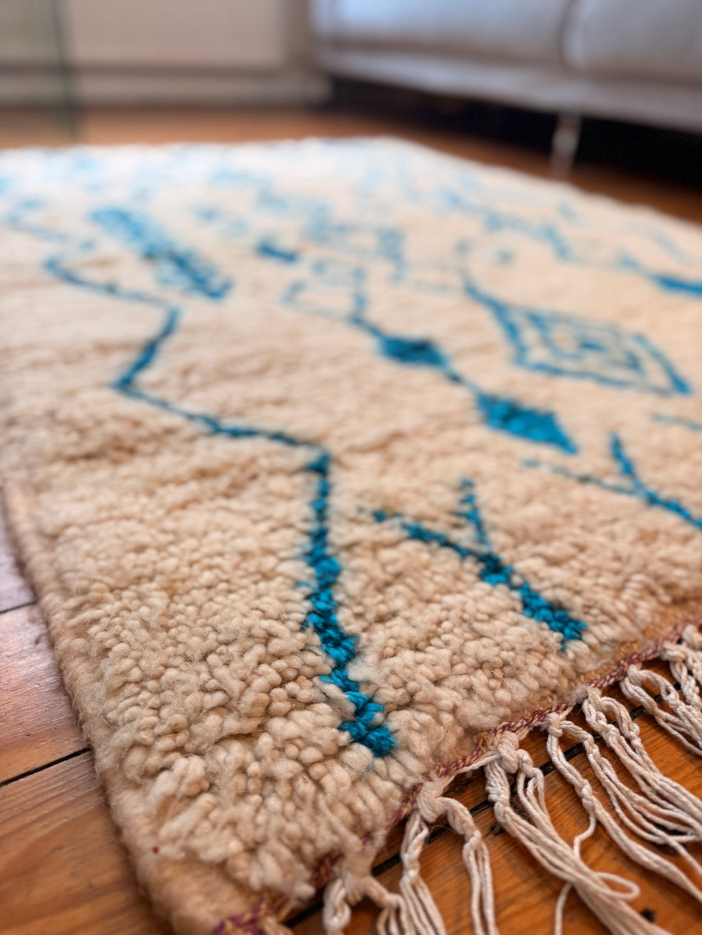 Amazigh (Berber) Rug - Cream with Blue Lines - Moroccan Wool Rug - Tissire Atelier - 