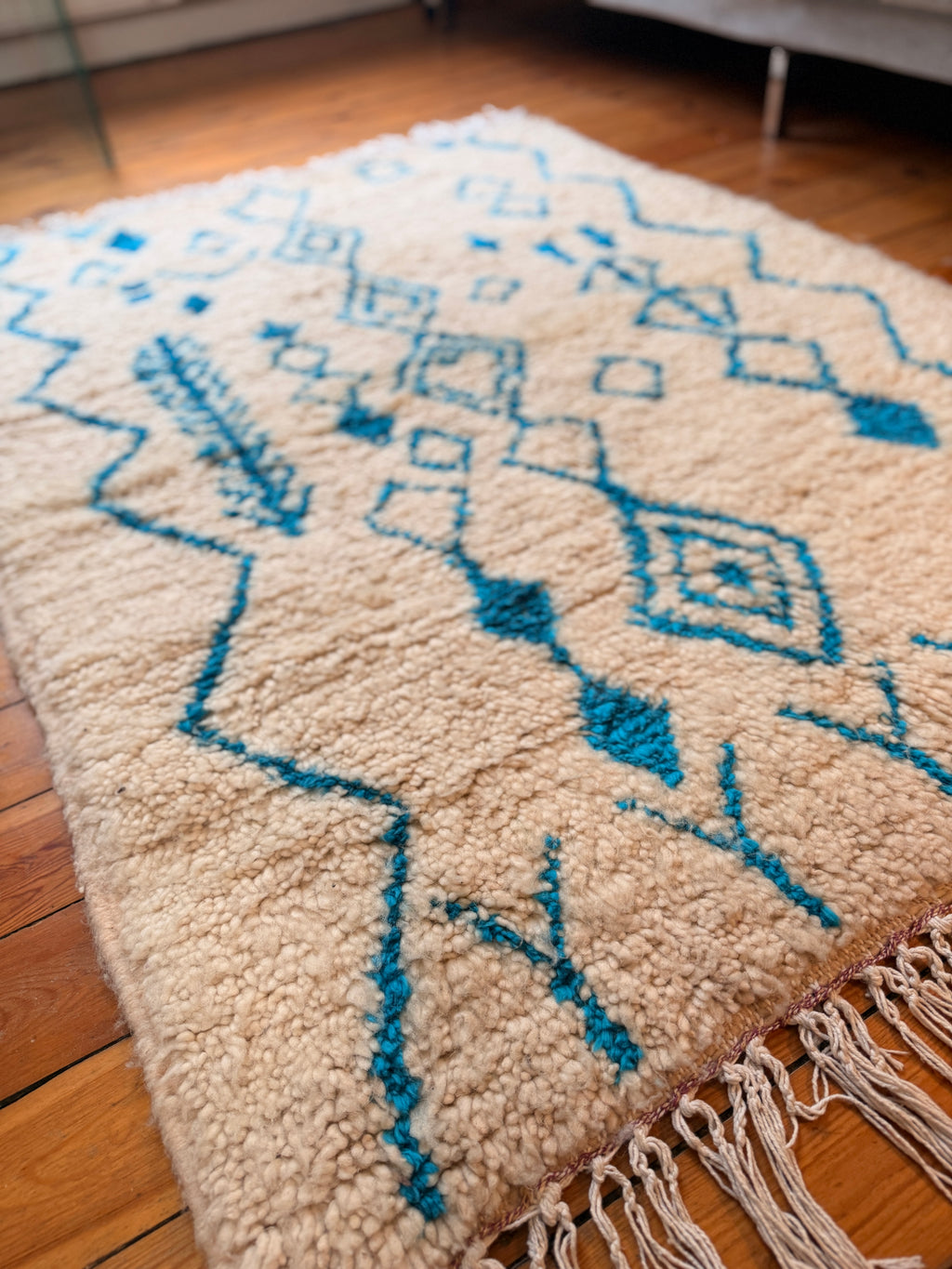 Amazigh (Berber) Rug - Cream with Blue Lines - Moroccan Wool Rug - Tissire Atelier - 