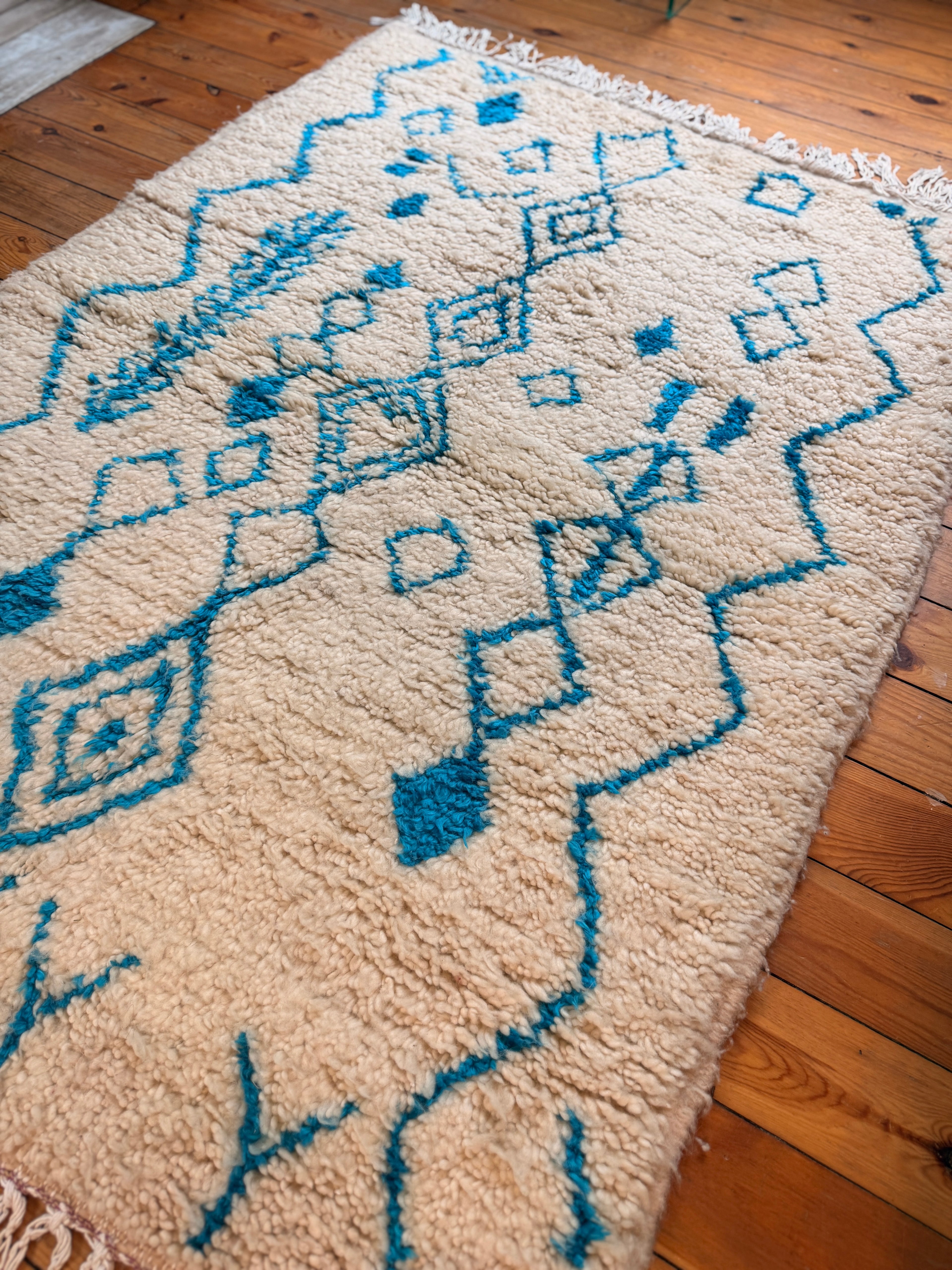 Amazigh (Berber) Rug - Cream with Blue Lines - Moroccan Wool Rug - Tissire Atelier - 