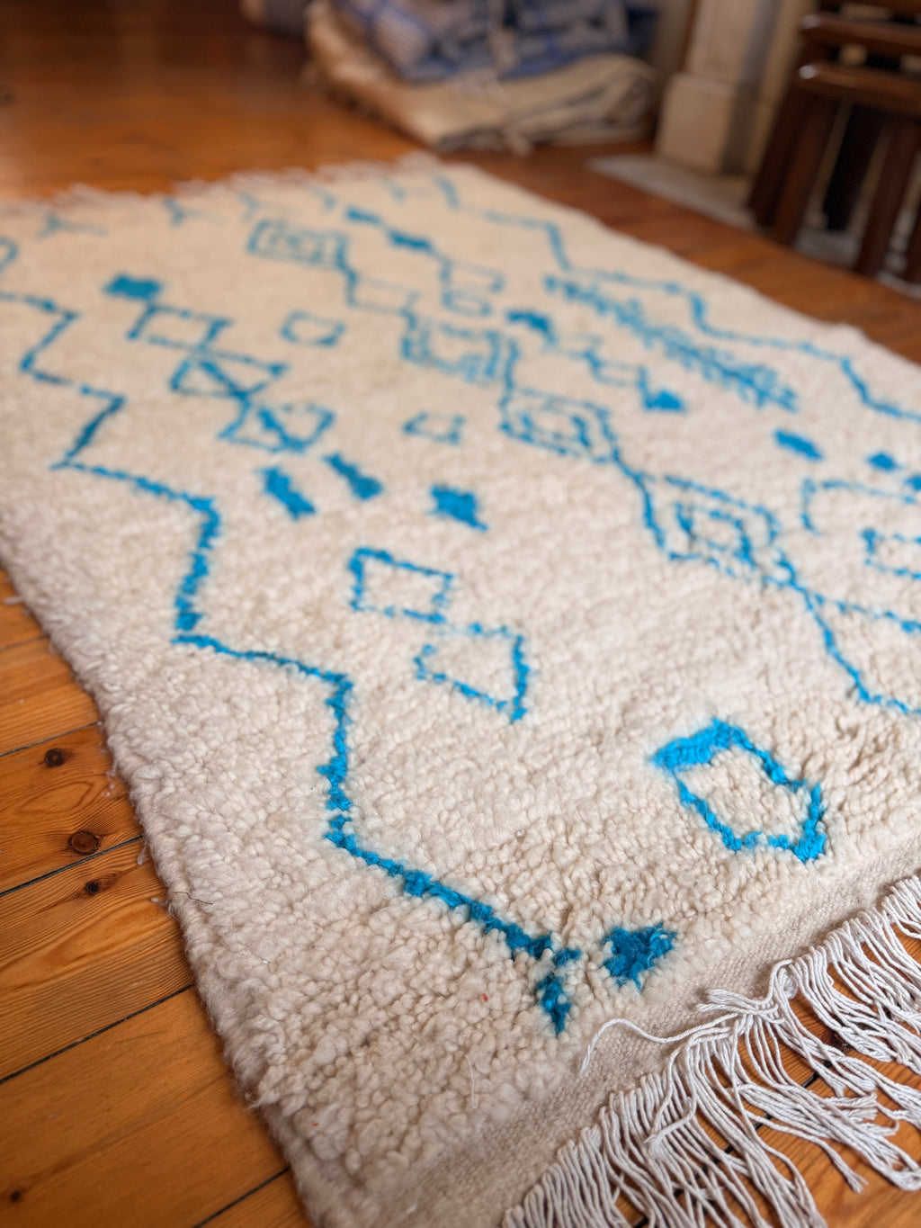 Amazigh (Berber) Rug - Cream with Blue Lines - Moroccan Wool Rug - Tissire Atelier - 