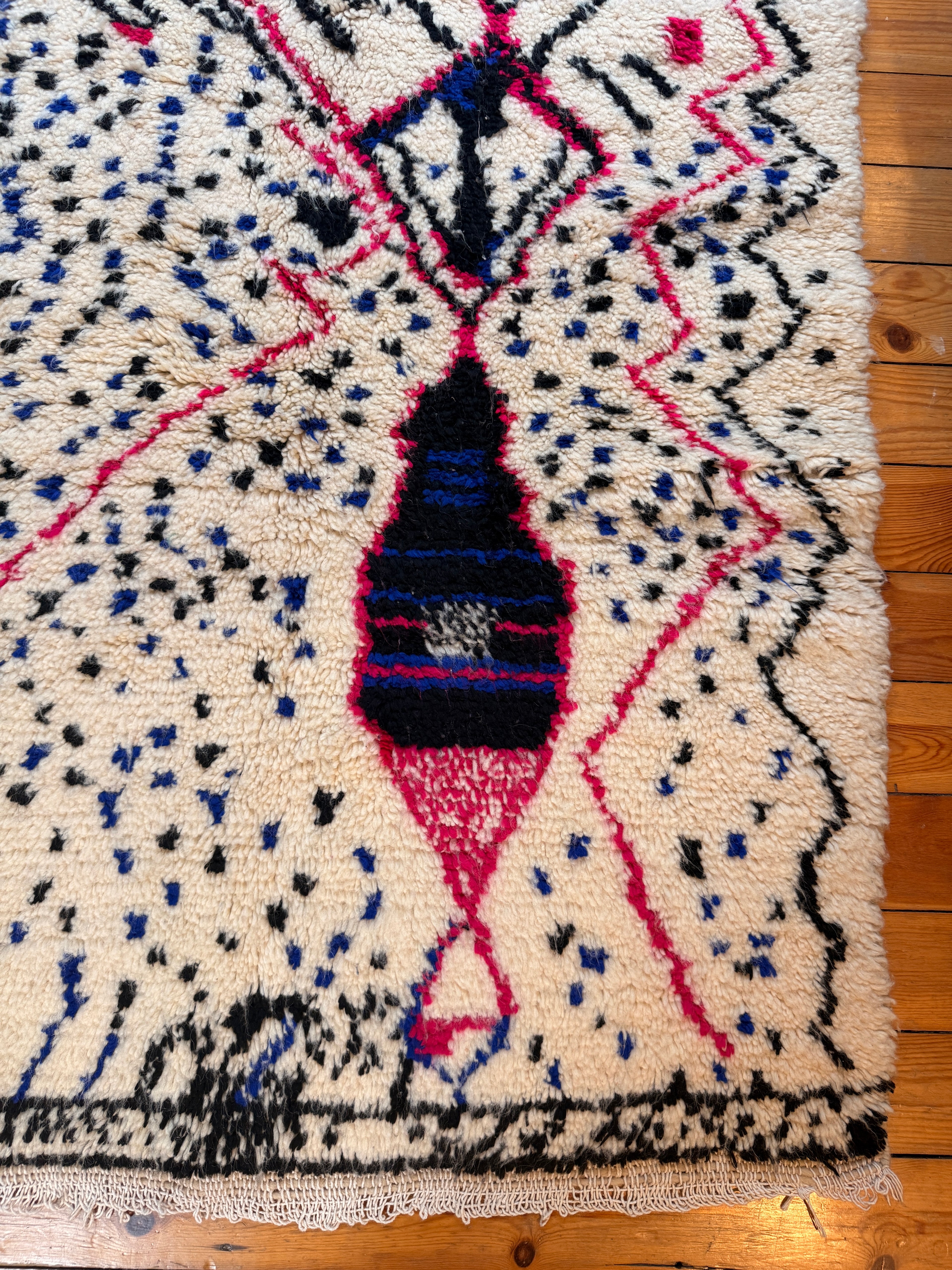 Amazigh (Berber) Rug - Cream - Moroccan Wool Carpet - Tissire Atelier - 