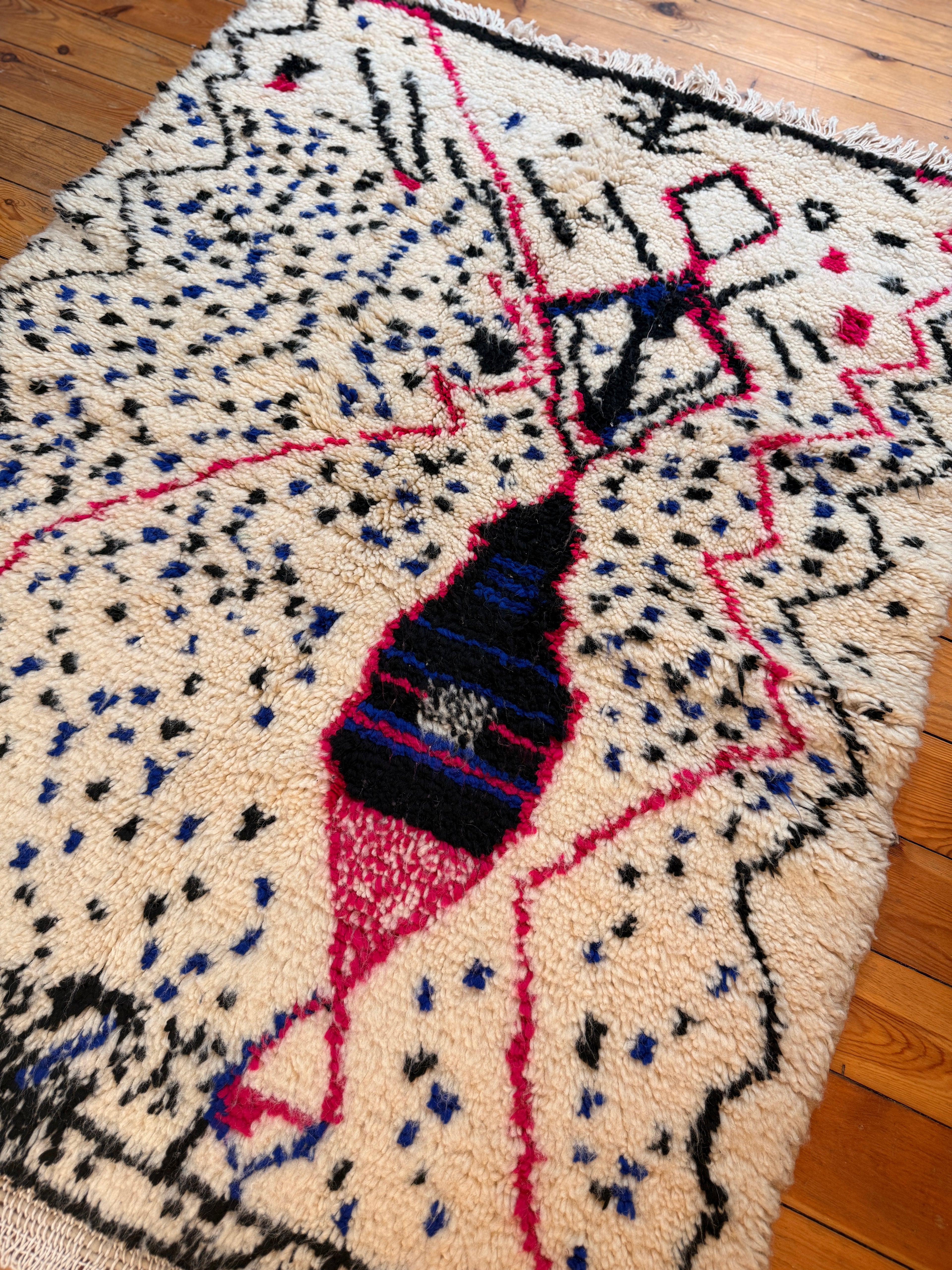 Amazigh (Berber) Rug - Cream - Moroccan Wool Carpet - Tissire Atelier - 