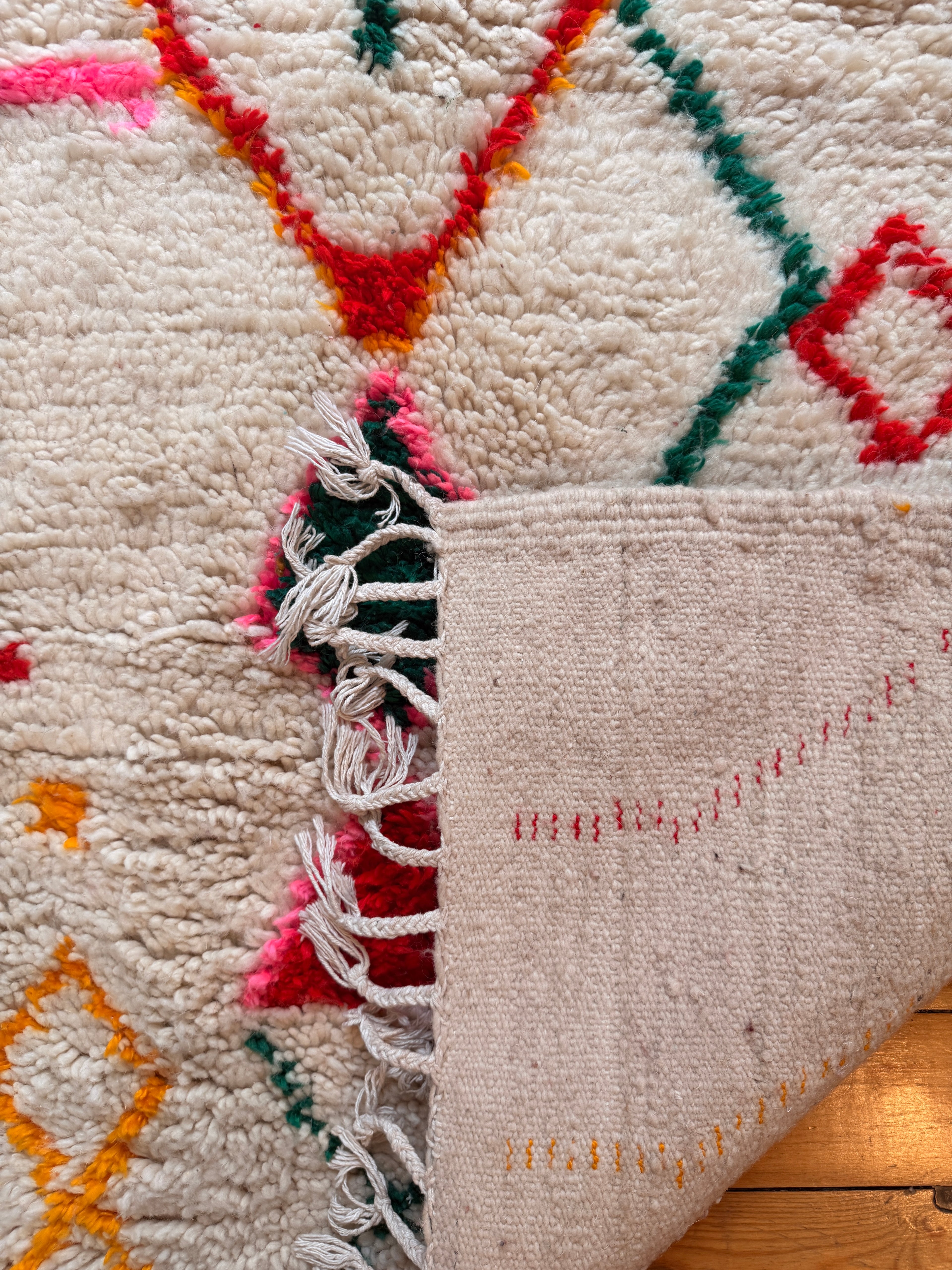 Amazigh (Berber) Rug - Cream with Colored lines - Moroccan Wool Carpet - Tissire Atelier - 