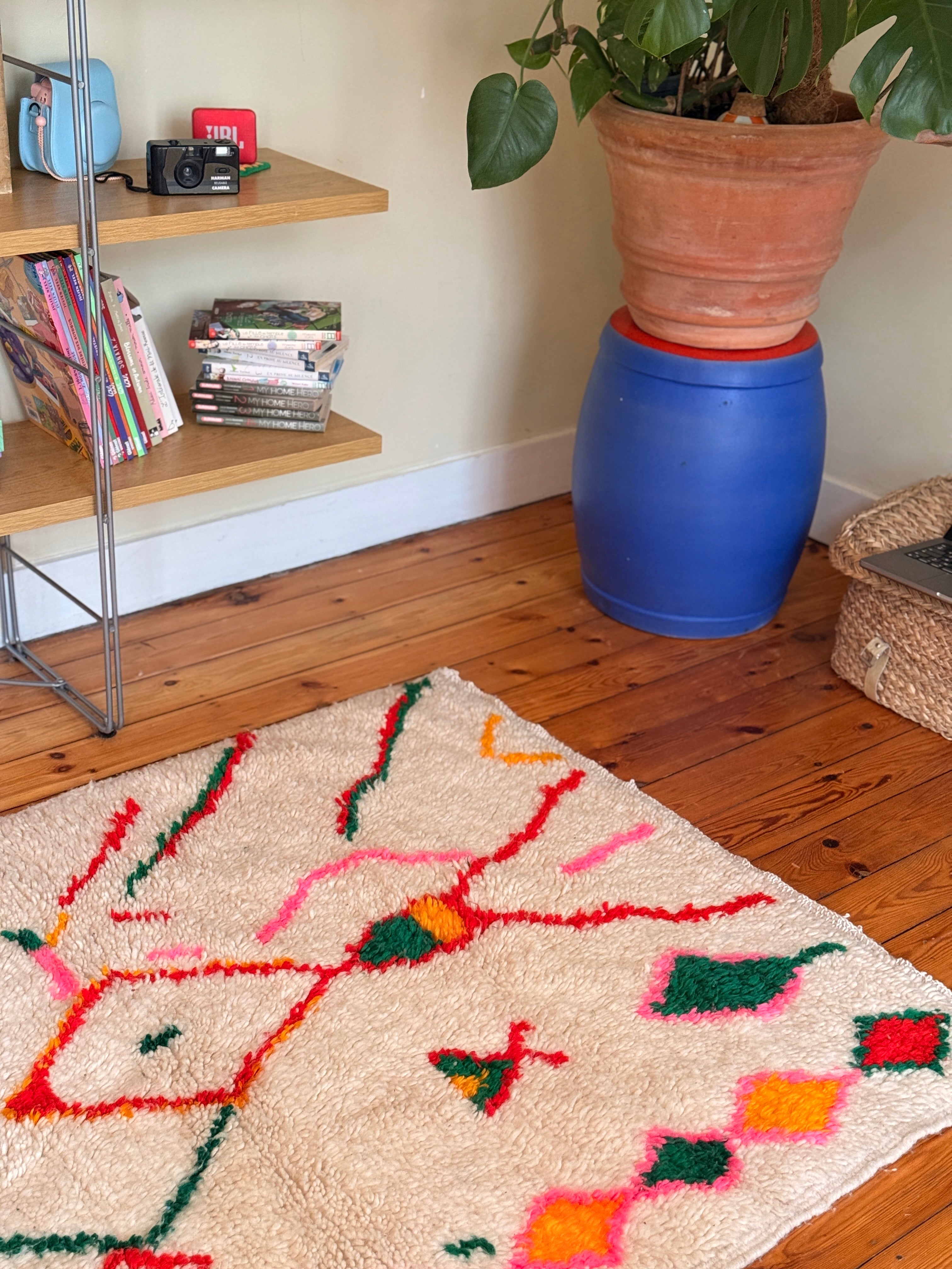 Amazigh (Berber) Rug - Cream with Colored lines - Moroccan Wool Carpet - Tissire Atelier - 