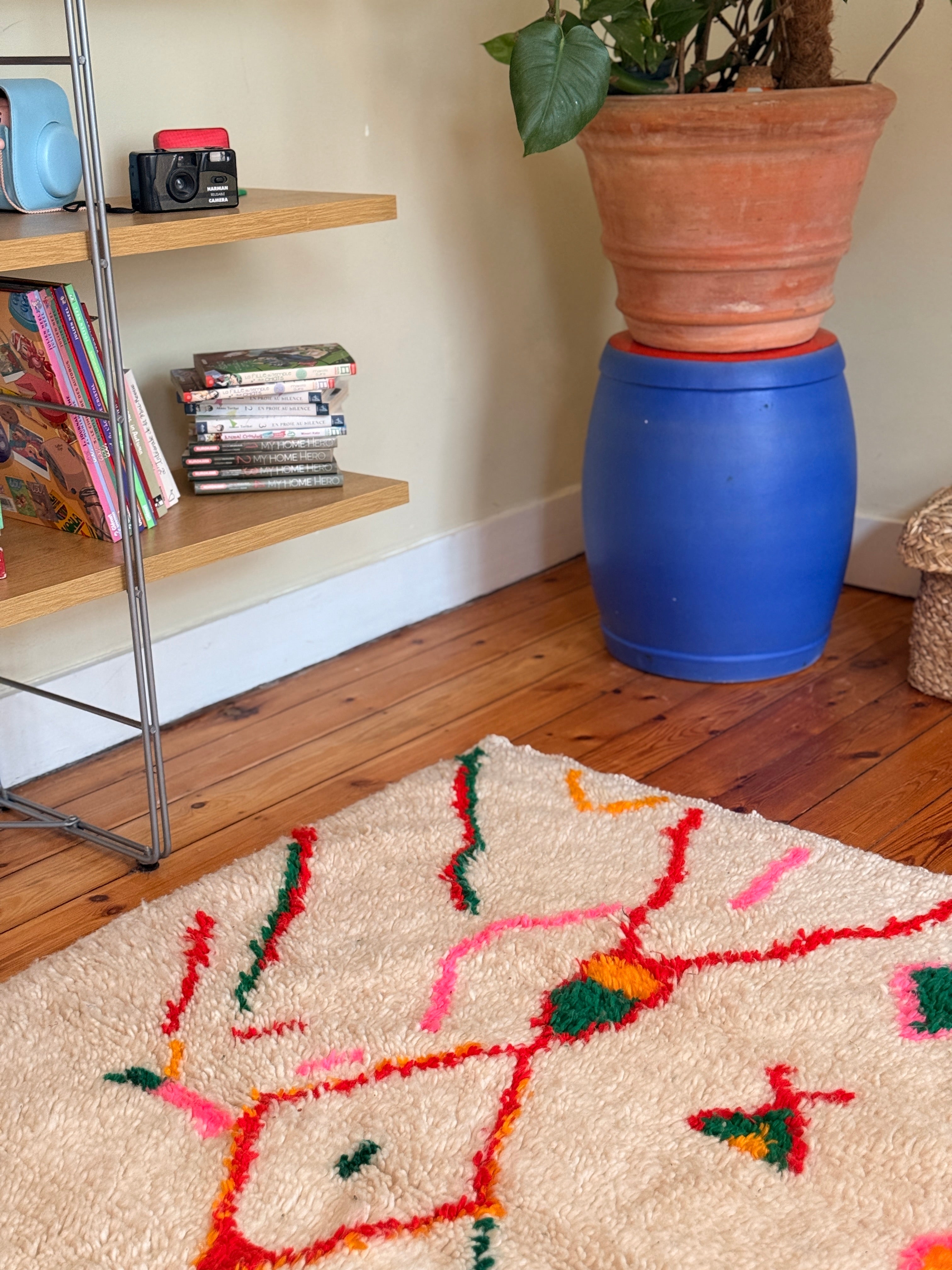 Amazigh (Berber) Rug - Cream with Colored lines - Moroccan Wool Carpet - Tissire Atelier - 