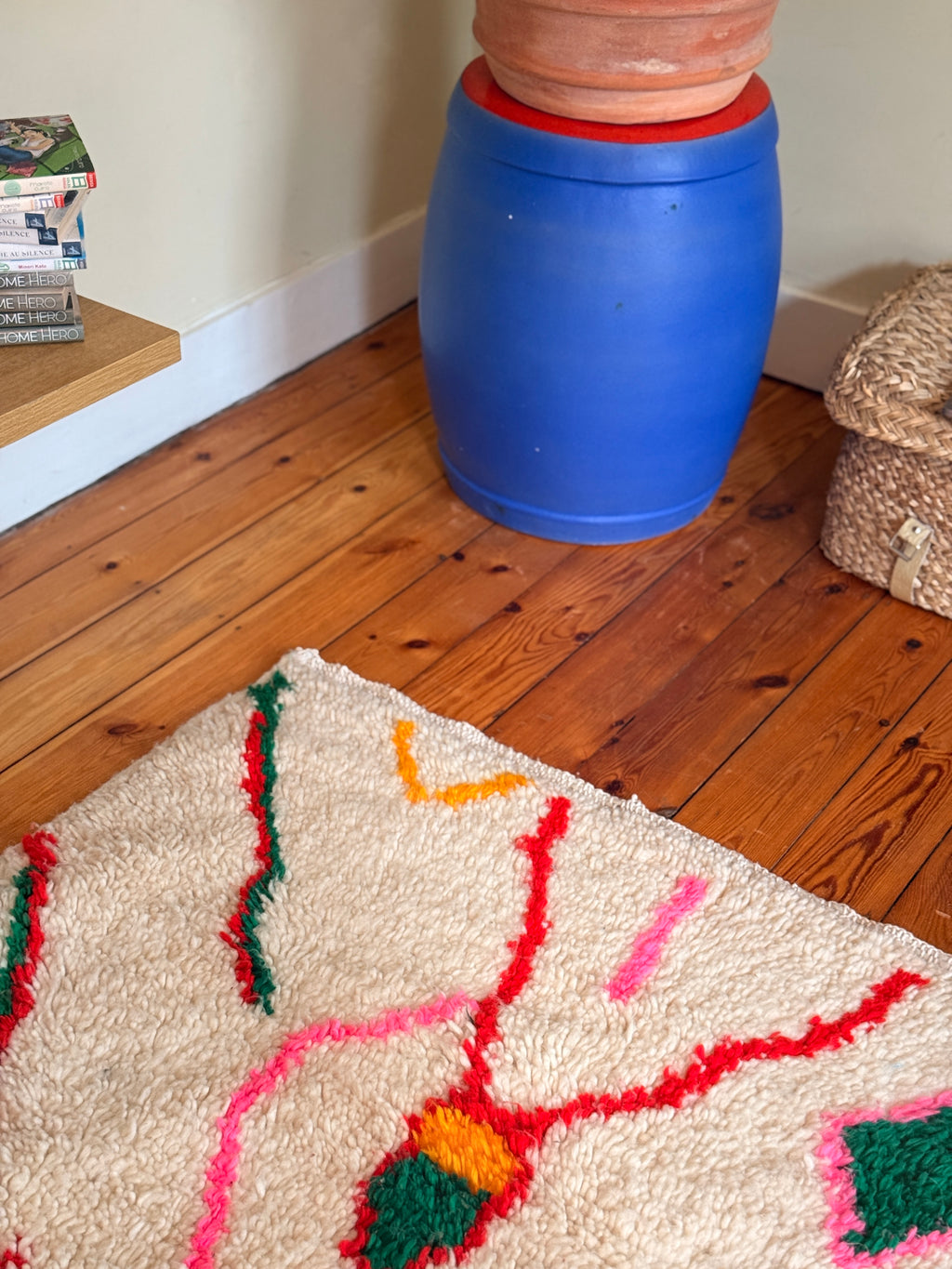 Amazigh (Berber) Rug - Cream with Colored lines - Moroccan Wool Carpet - Tissire Atelier - 