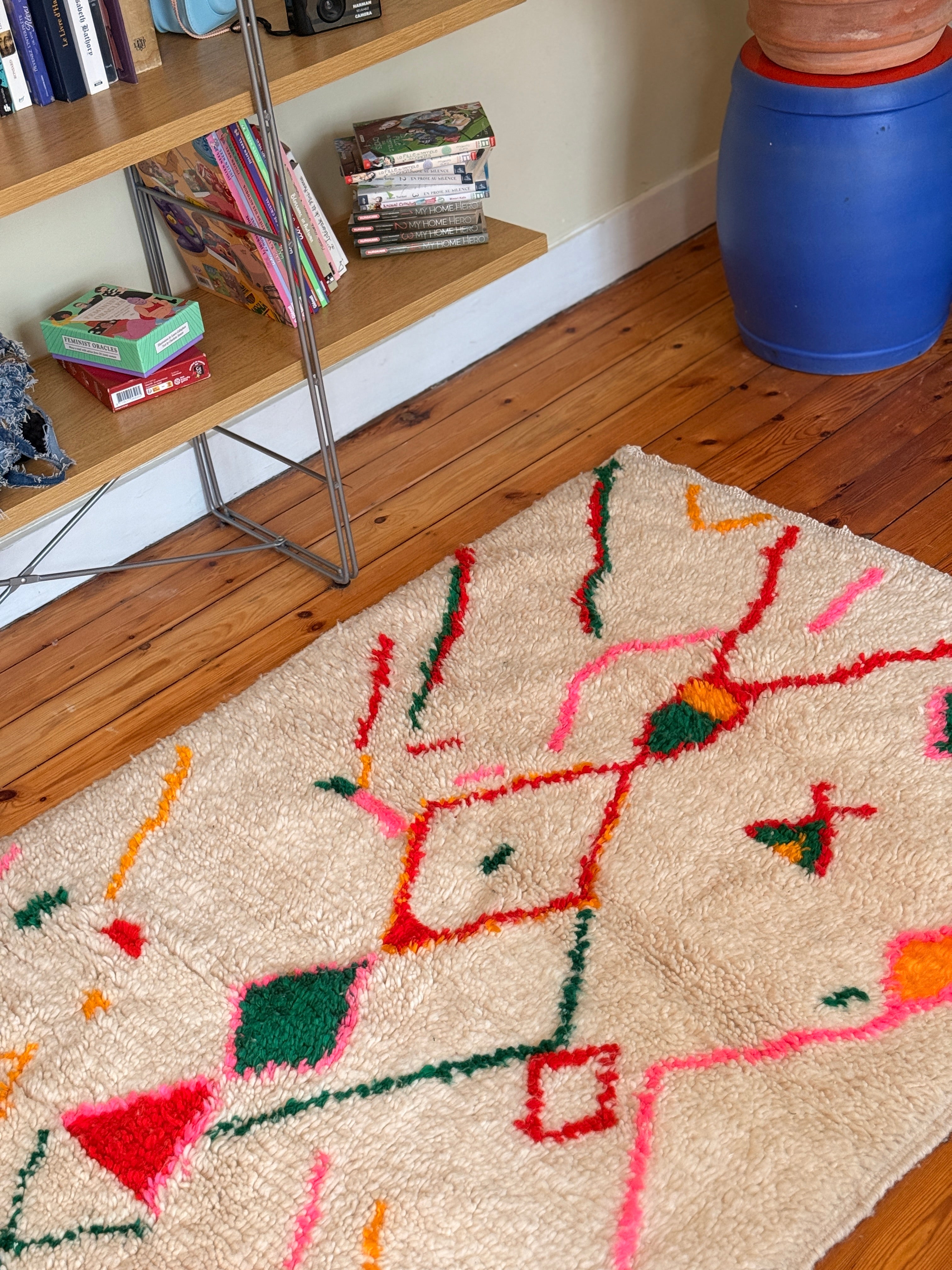 Amazigh (Berber) Rug - Cream with Colored lines - Moroccan Wool Carpet - Tissire Atelier - 