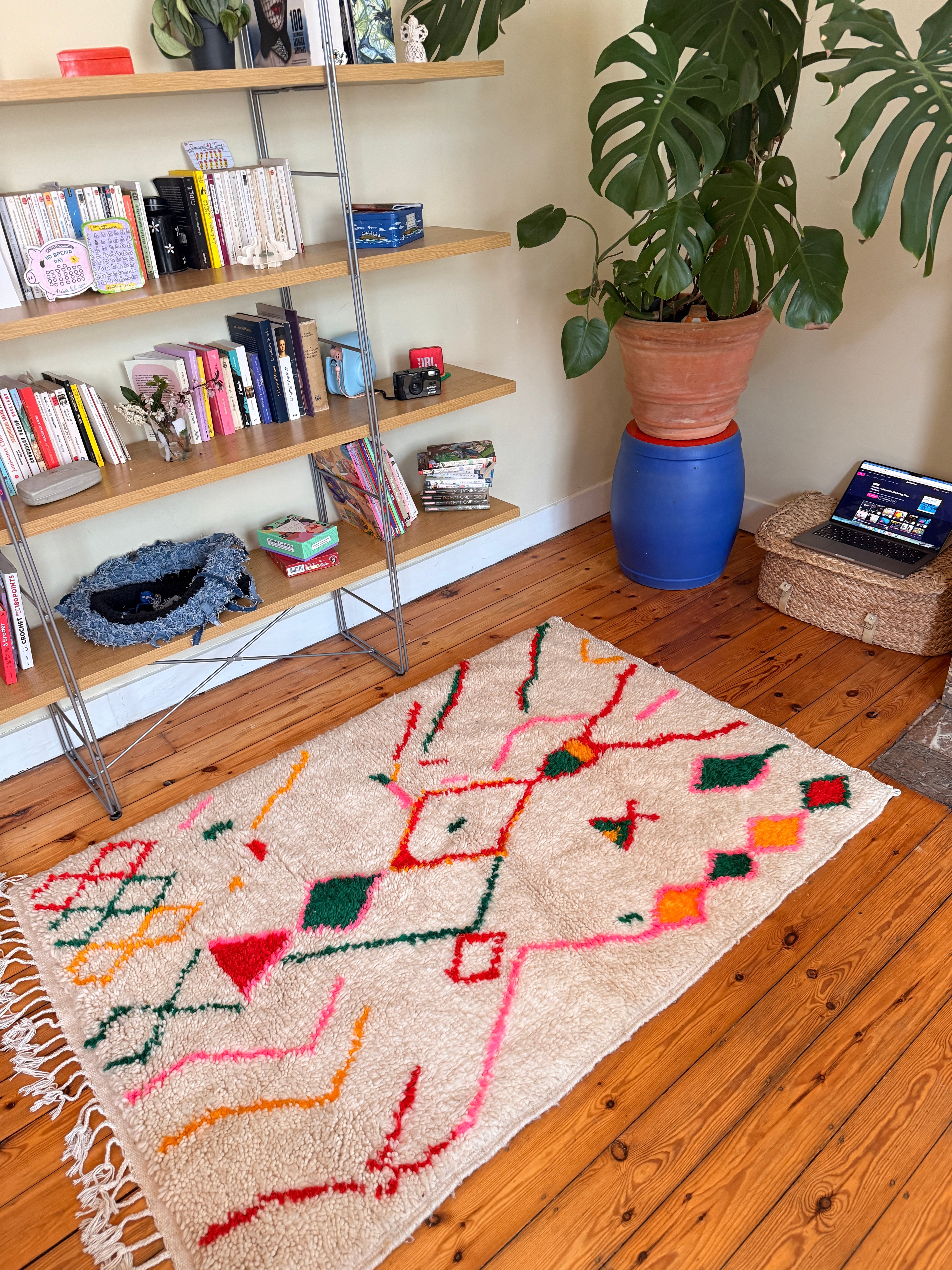 Amazigh (Berber) Rug - Cream with Colored lines - Moroccan Wool Carpet - Tissire Atelier - 