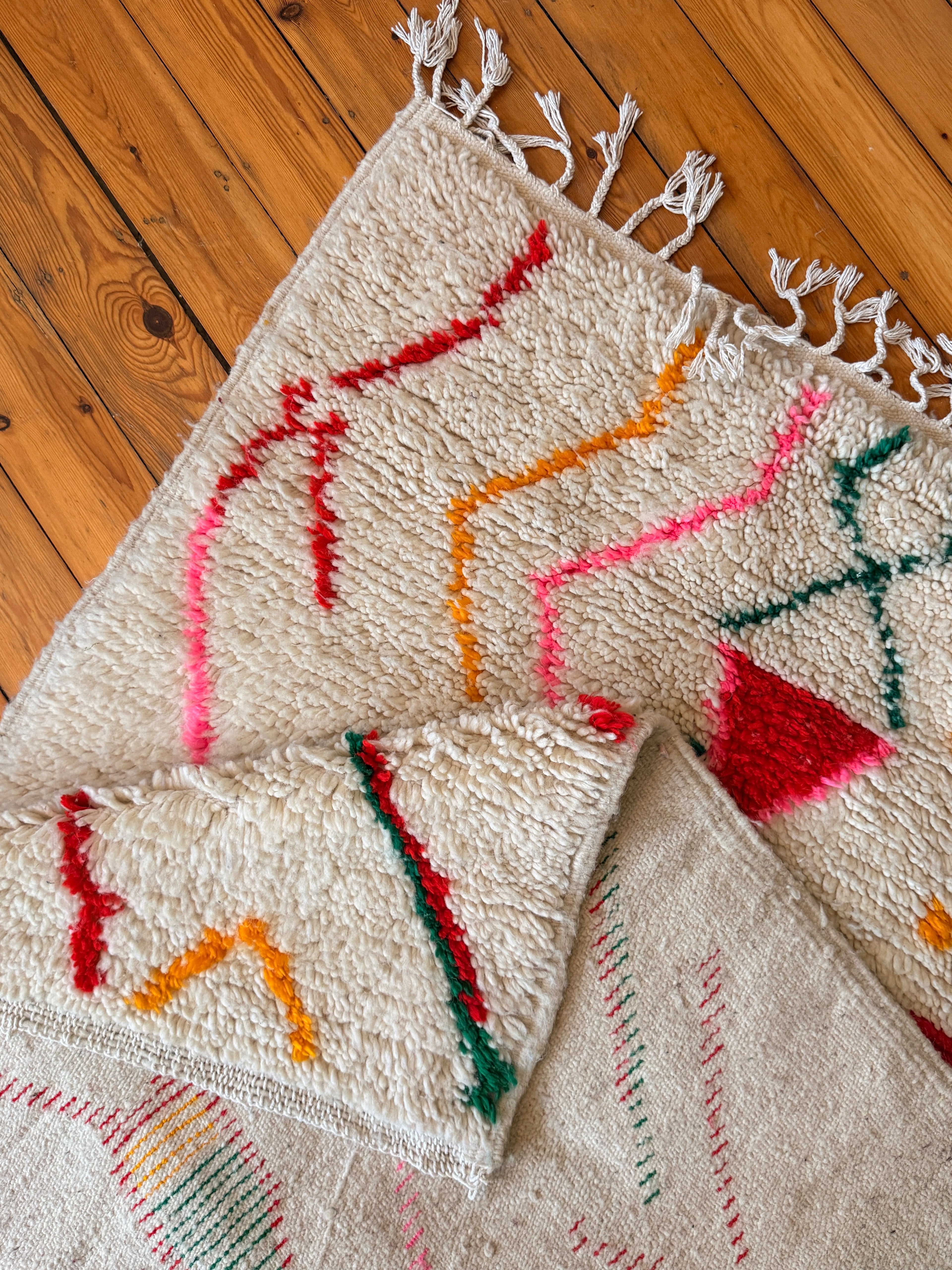 Amazigh (Berber) Rug - Cream with Colored lines - Moroccan Wool Carpet - Tissire Atelier - 