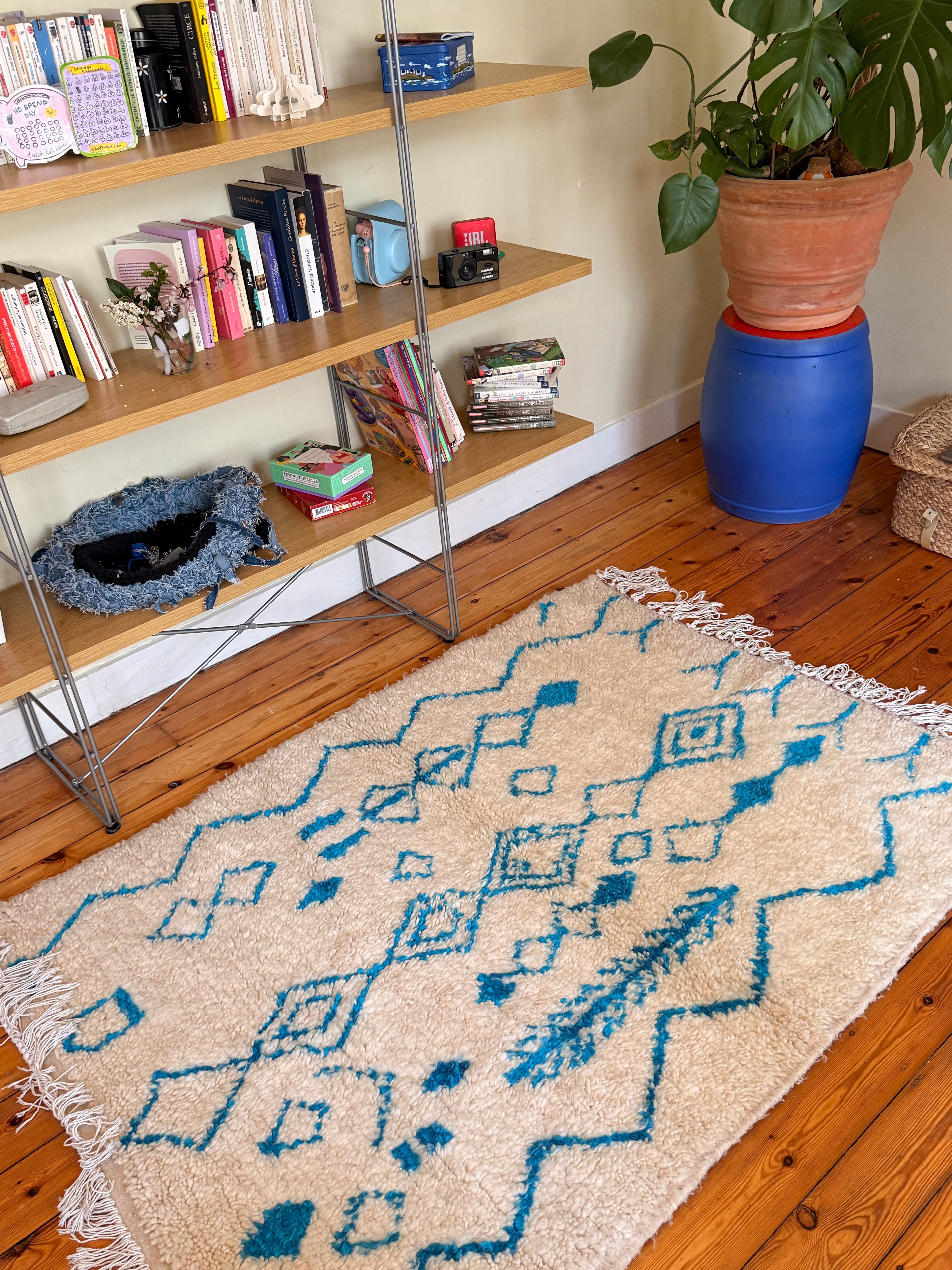 Amazigh (Berber) Rug - Cream with Blue Lines - Moroccan Wool Rug - Tissire Atelier - 