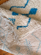 Amazigh (Berber) Rug - Cream with Blue Lines - Moroccan Wool Rug - Tissire Atelier - 