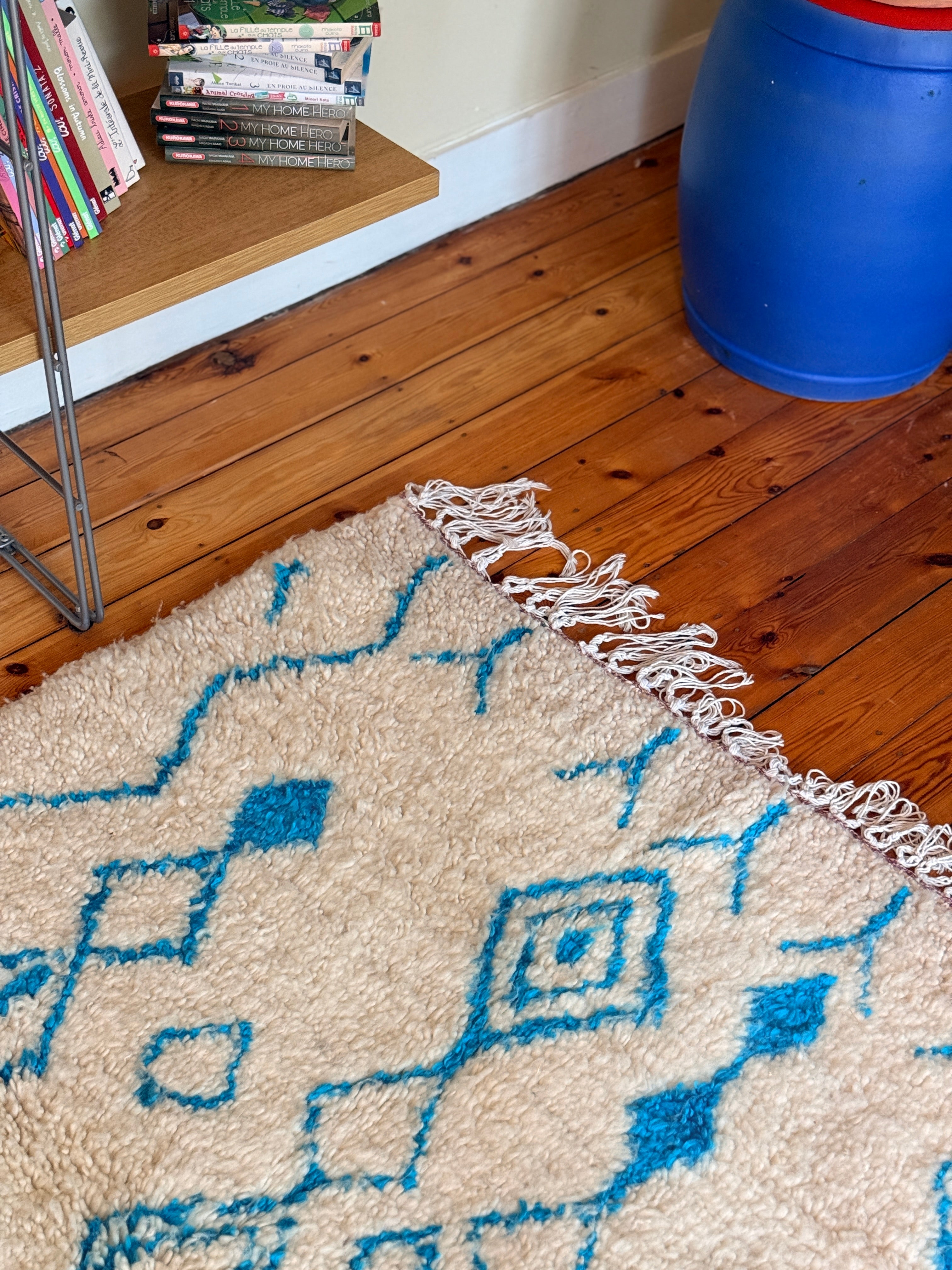 Amazigh (Berber) Rug - Cream with Blue Lines - Moroccan Wool Rug - Tissire Atelier - 