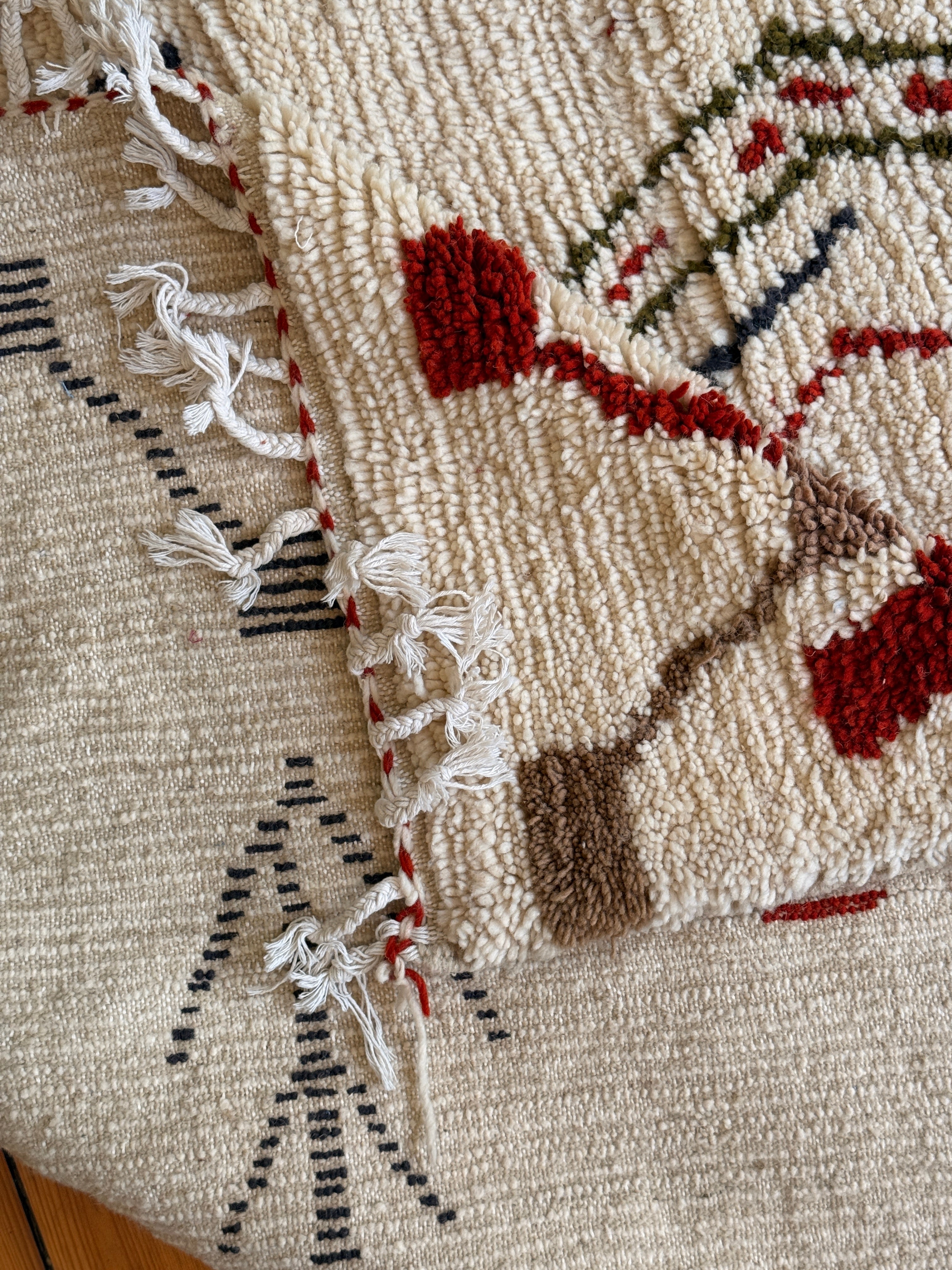 Large Amazigh (Berber) Rug - Cream - Moroccan Wool Carpet - Tissire Atelier - 