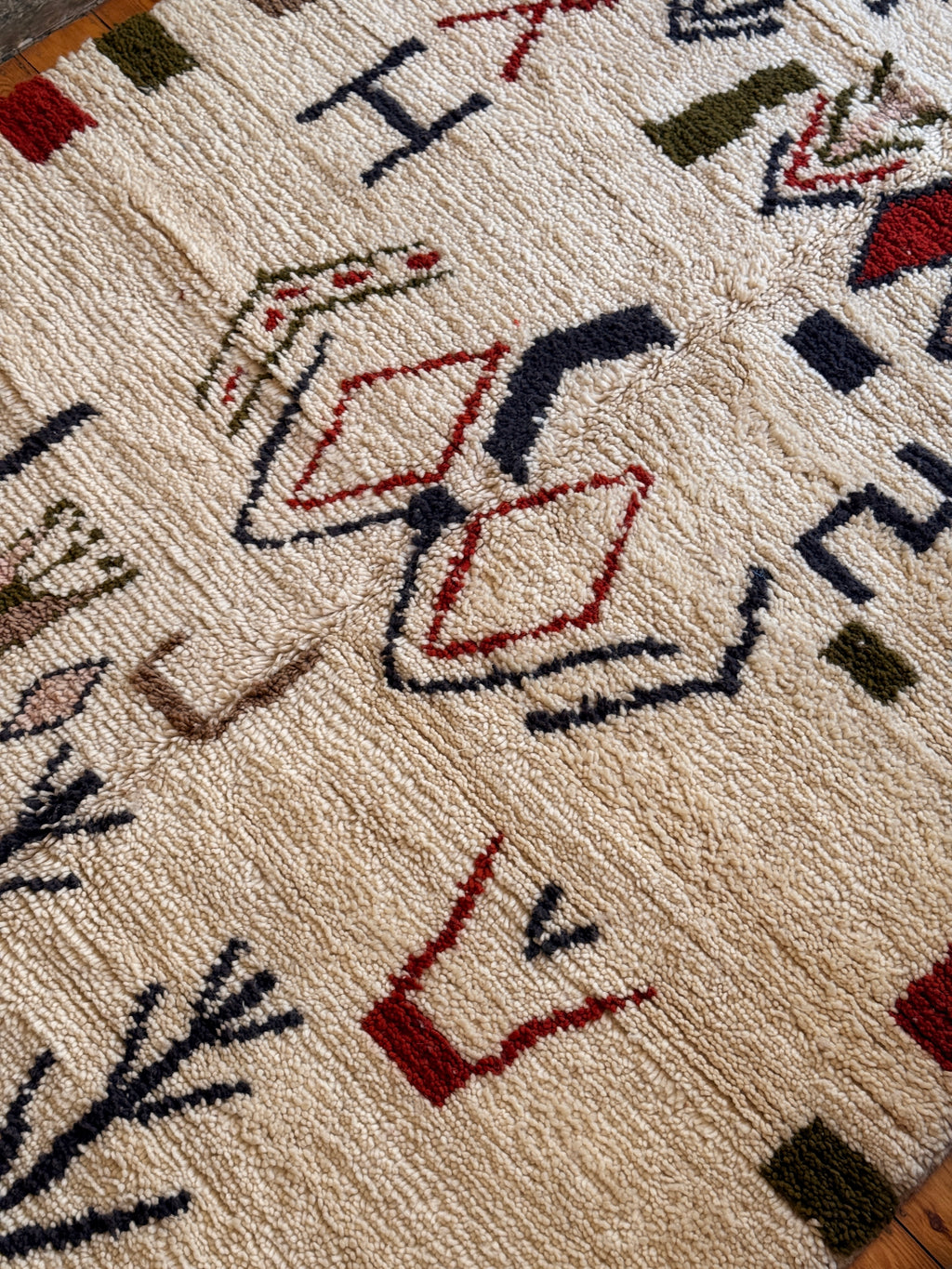 Large Amazigh (Berber) Rug - Cream - Moroccan Wool Carpet - Tissire Atelier - 