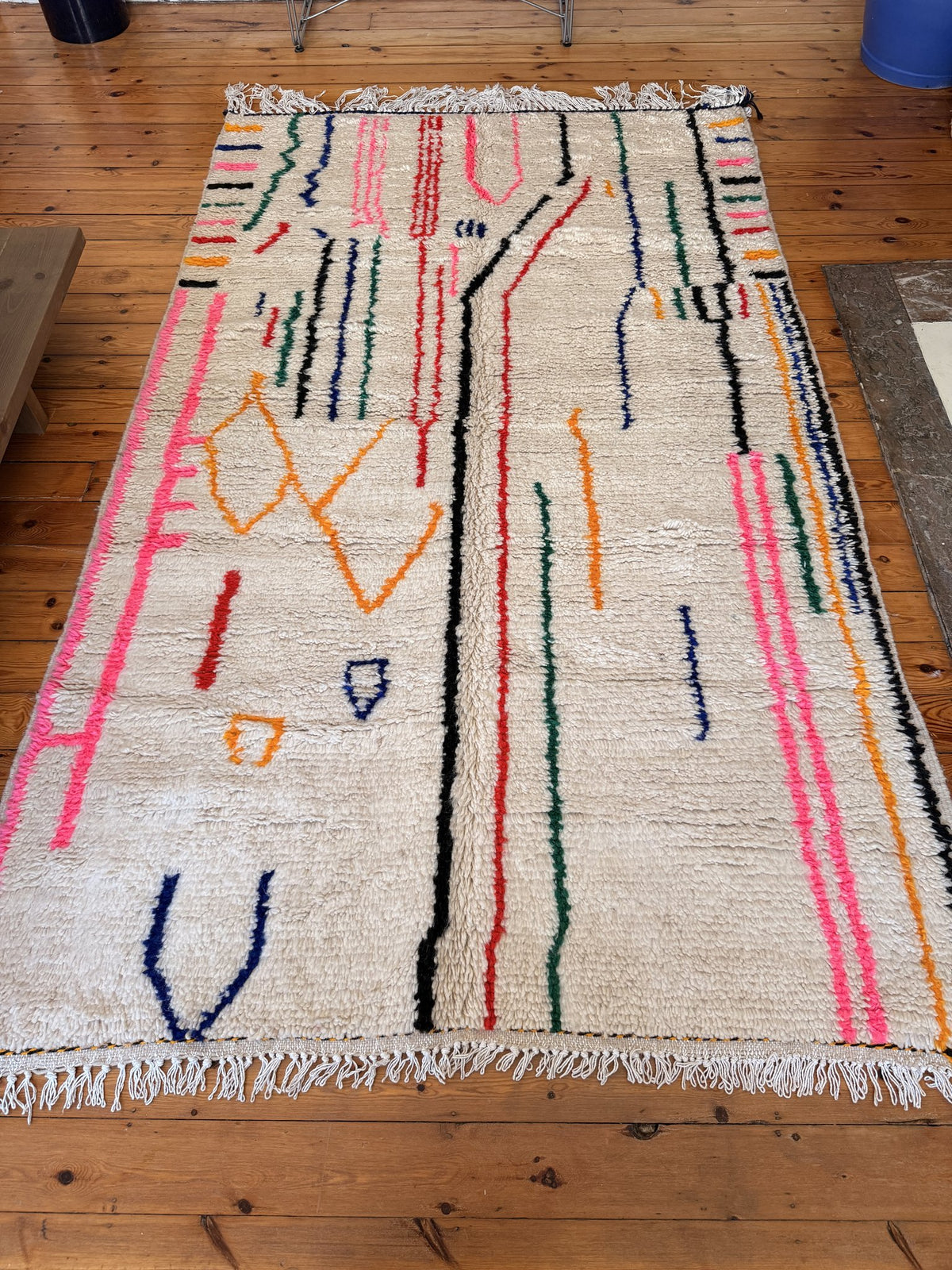 Large Amazigh (Berber) Rug - Cream with Lines - Moroccan Wool Carpet - Tissire Atelier - 