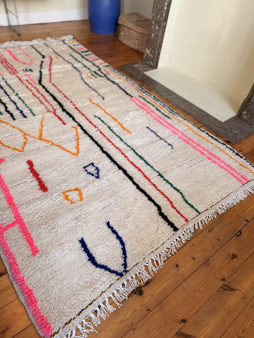 Large Amazigh (Berber) Rug - Cream with Lines - Moroccan Wool Carpet - Tissire Atelier - 