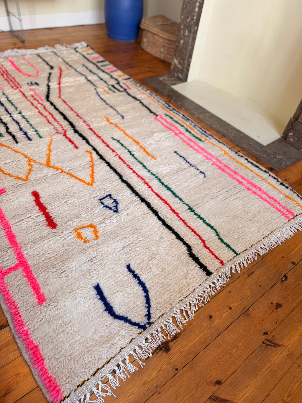 Large Amazigh (Berber) Rug - Cream with Lines - Moroccan Wool Carpet - Tissire Atelier - 