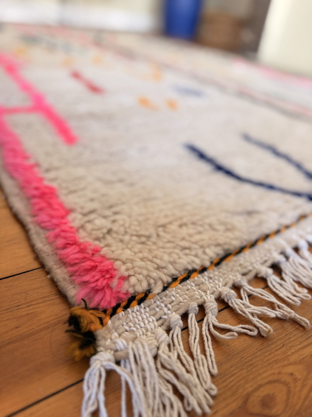 Large Amazigh (Berber) Rug - Cream with Lines - Moroccan Wool Carpet - Tissire Atelier - 