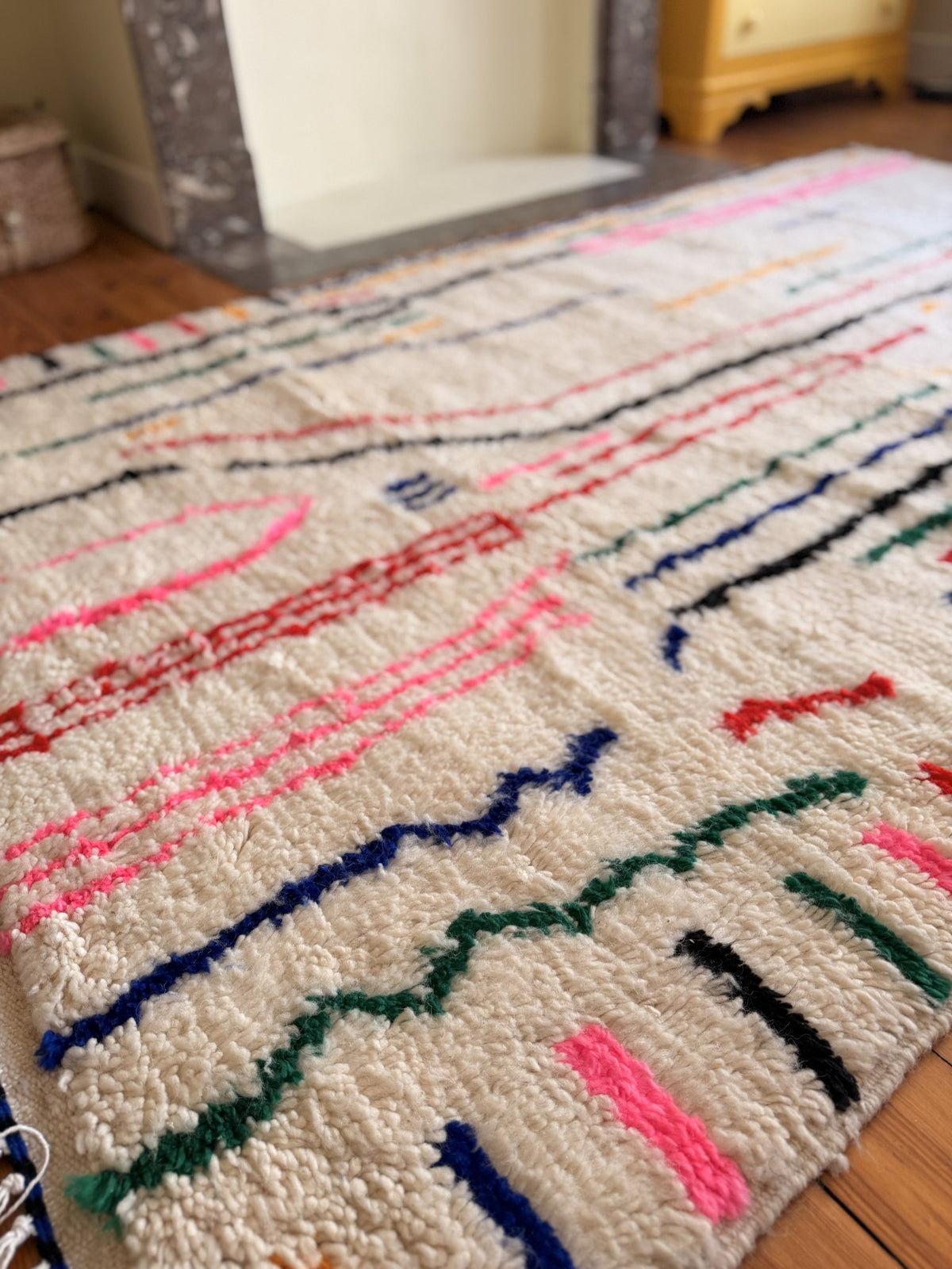 Large Amazigh (Berber) Rug - Cream with Lines - Moroccan Wool Carpet - Tissire Atelier - 