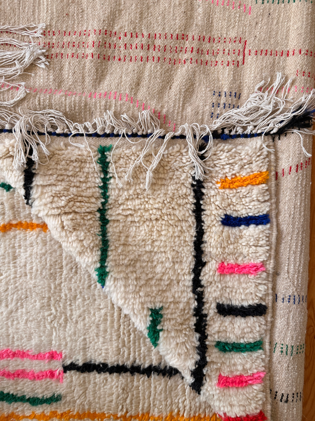 Large Amazigh (Berber) Rug - Cream with Lines - Moroccan Wool Carpet - Tissire Atelier - 