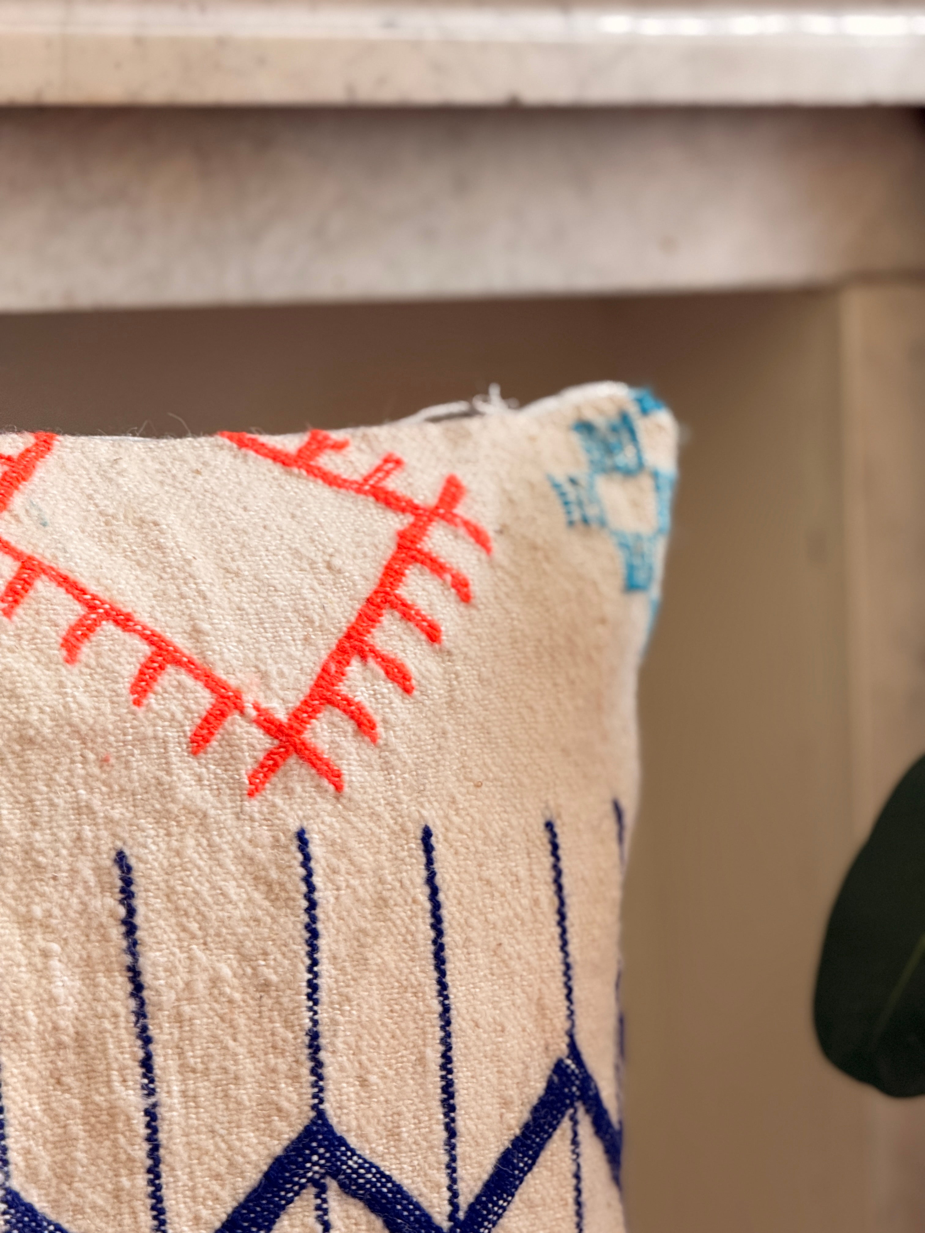 Moroccan Amazigh (Berber) Wool Pillow Cover | Hand - Embroidered Cushion Cover - Tissire Atelier - 