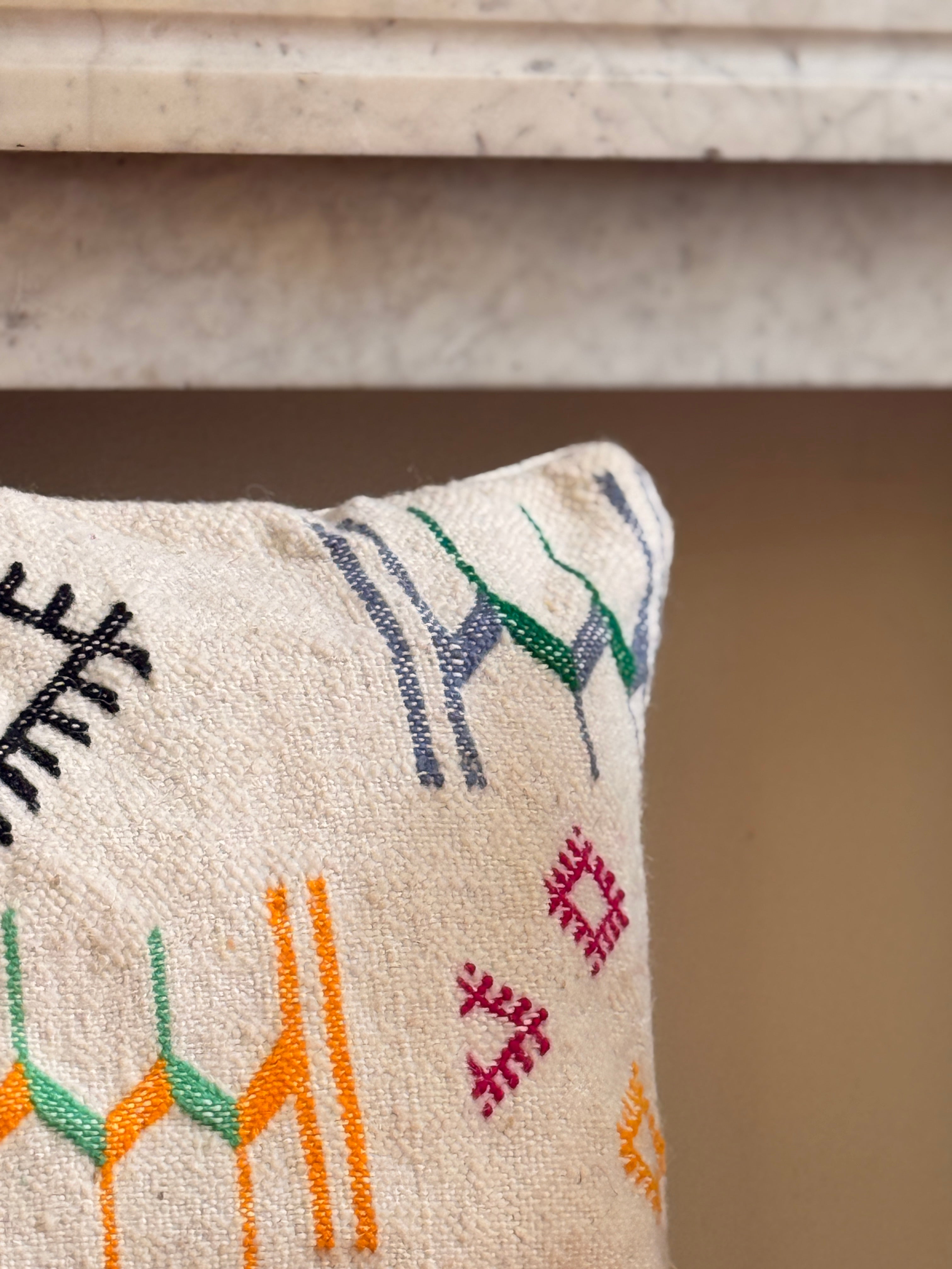 Moroccan Amazigh (Berber) Wool Pillow Cover | Hand - Embroidered Cushion Cover - Tissire Atelier - 