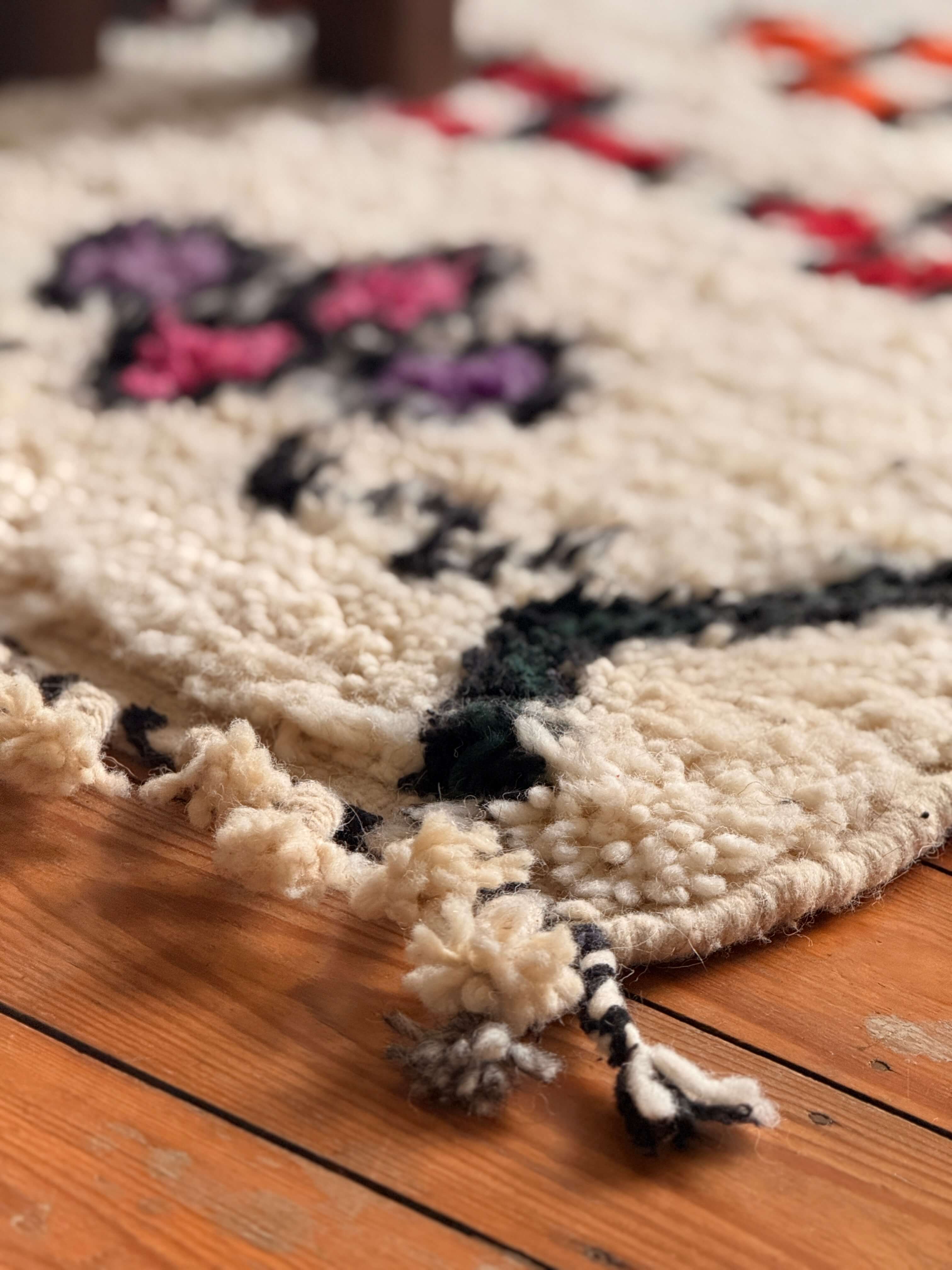 Izri | Handwoven Coloured Beni Ourain Rug | Ivory & Multicolour | Amazigh Berber Wool Carpet - Tissire Atelier - 