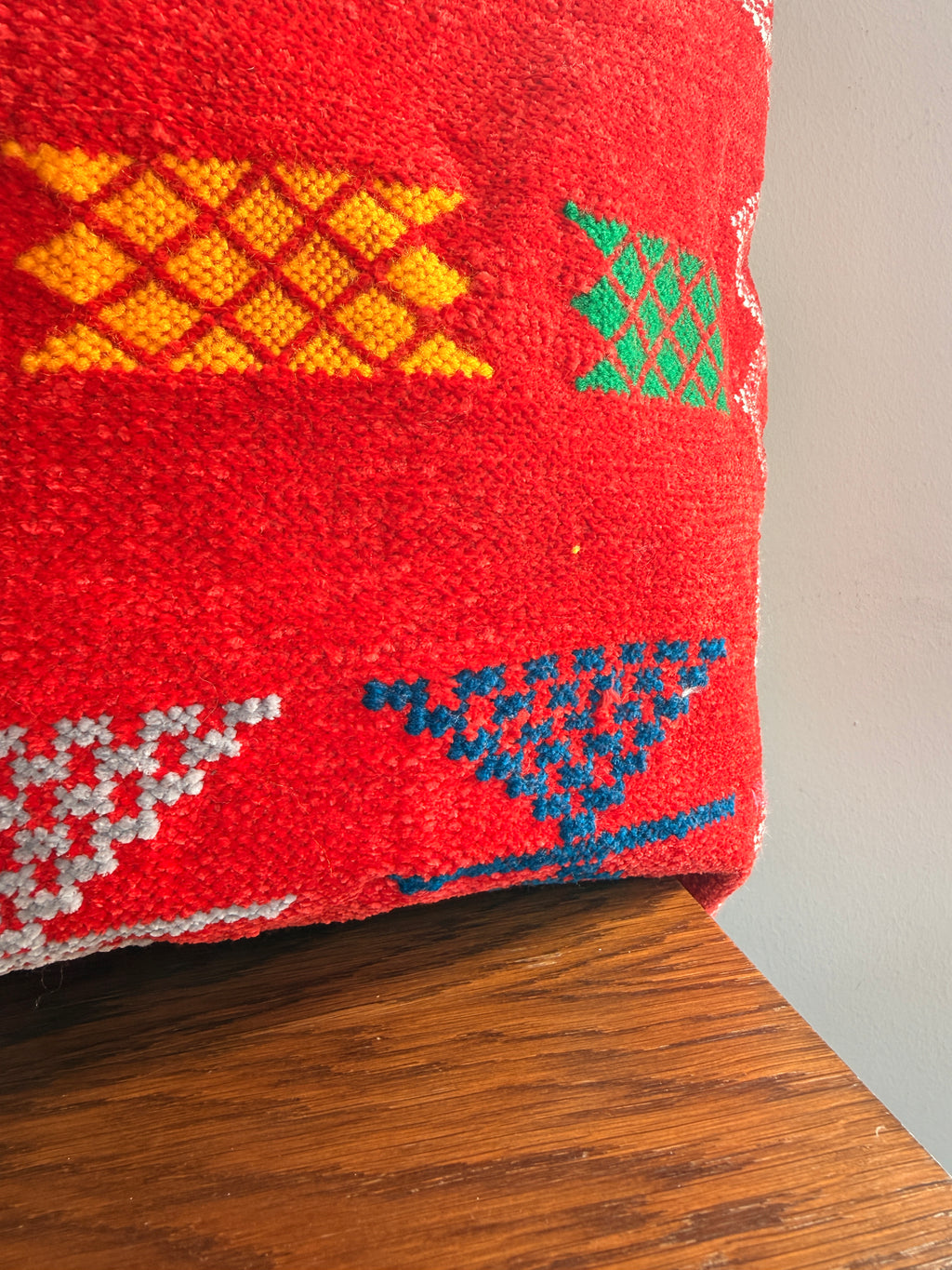 Amazigh Pillow Cover | Soft Velour | PV08 - Tissire Atelier - PV08 detail